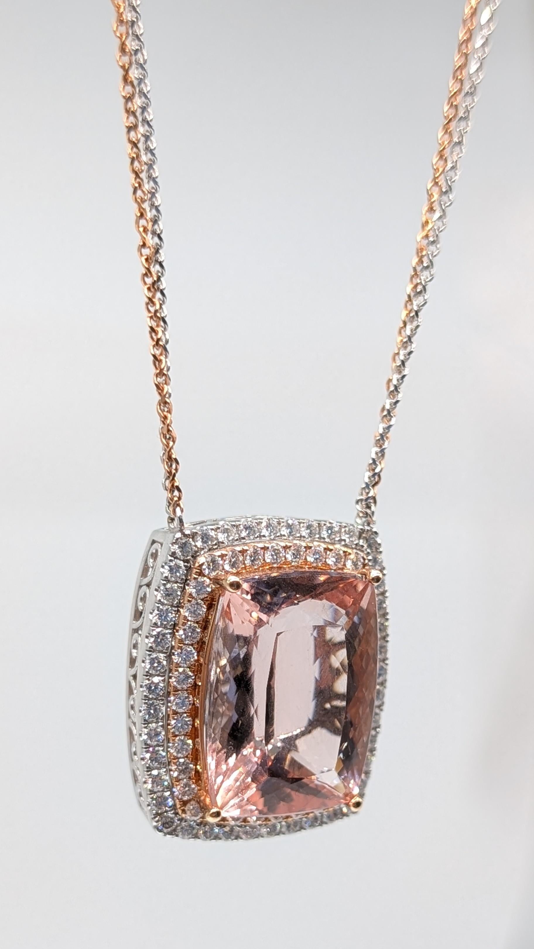 Collier double en or blanc et rose 14 carats avec Morganite taille coussin de 20,40 carats Neuf - En vente à New York, US