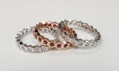 Stapelbare Ringe aus 14 Karat Weiß- und Roségold mit Diamanten und Rubinen