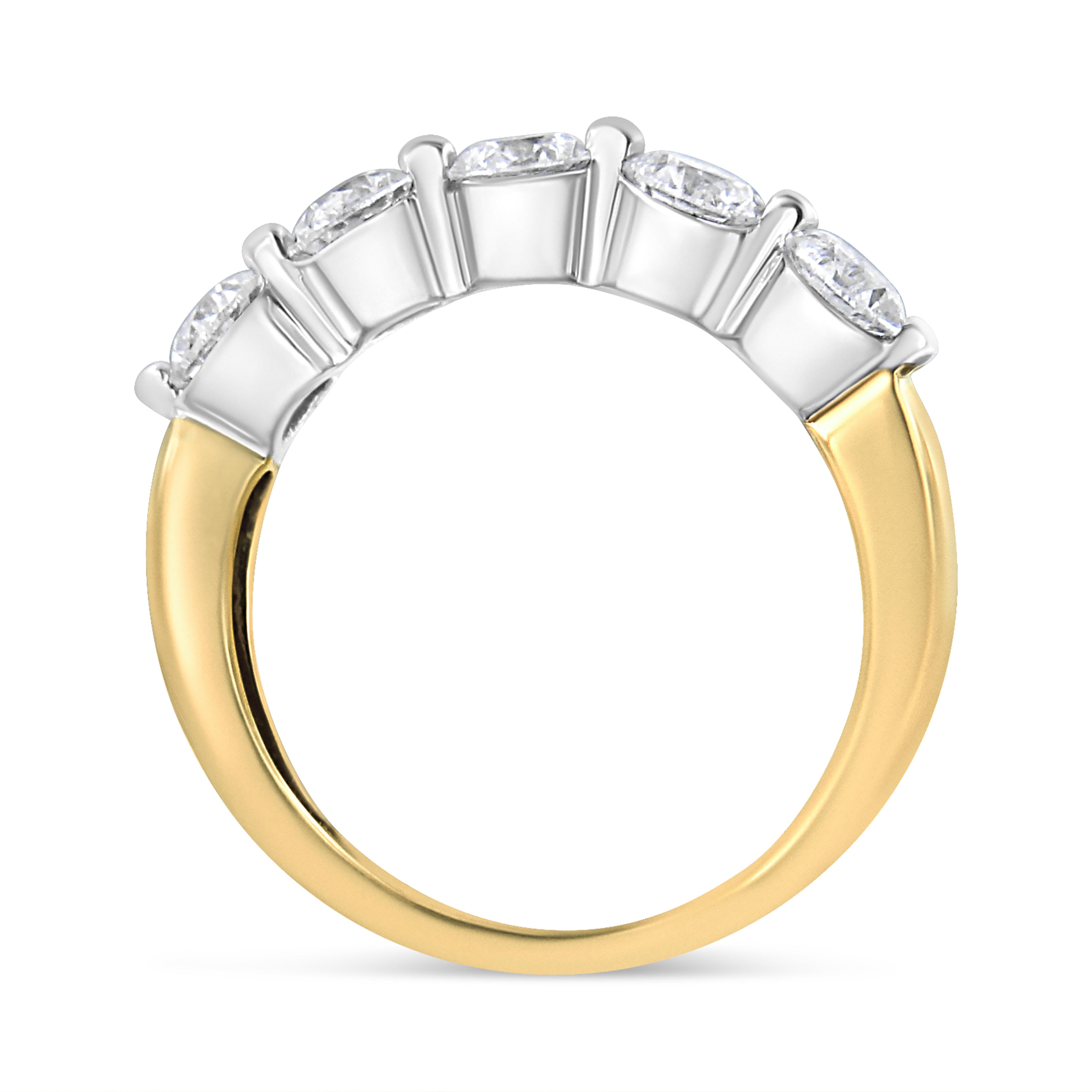 Contemporaneo 14K White and Yellow Gold 1 1/2 Carat 2 Prong Cup Set Diamond 5 Stone Ring Band in vendita