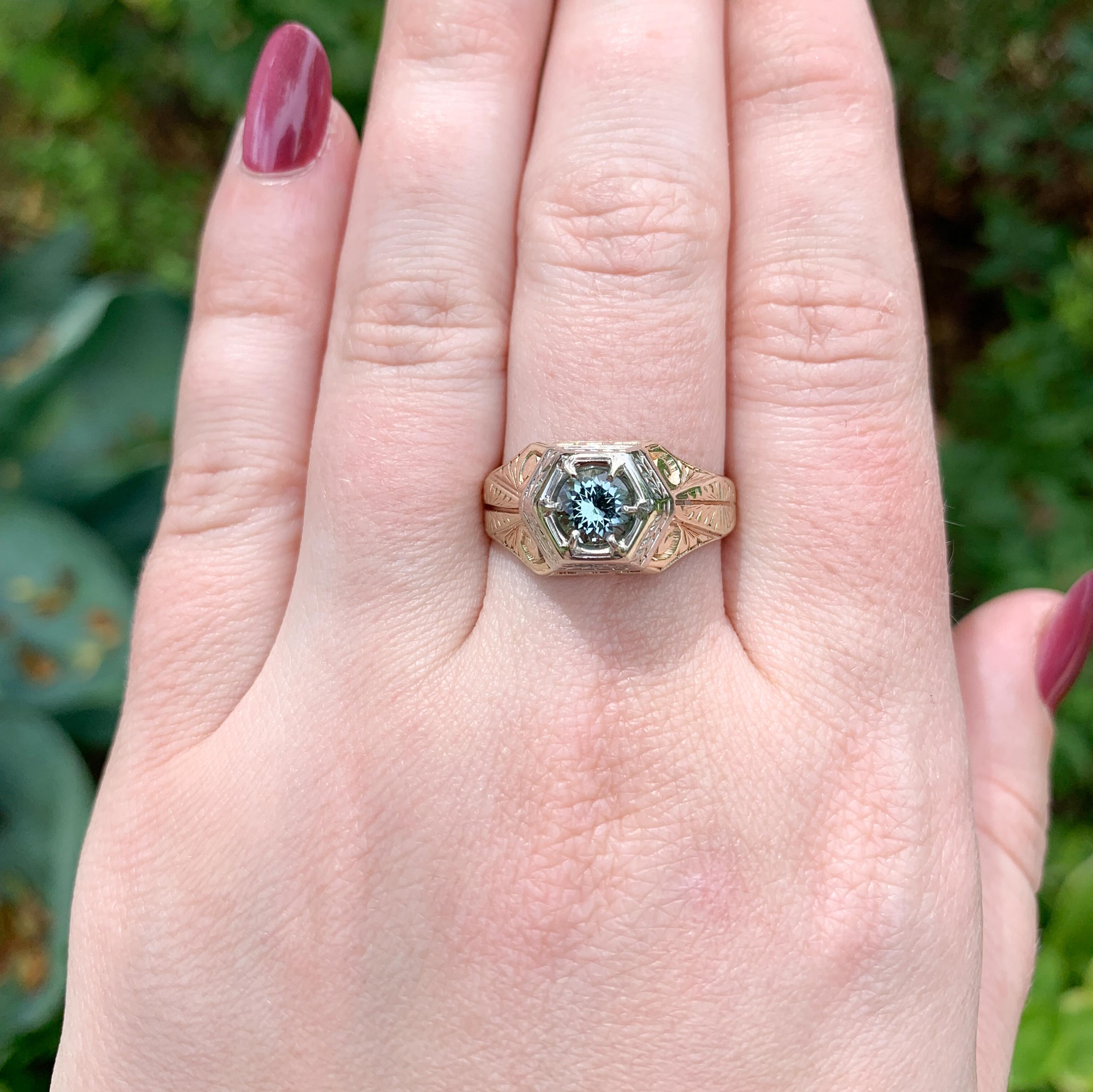 Anillo para hombre de oro blanco y amarillo de 14 quilates con turmalina de 0,68 ct  Grabado a mano Tamaño 9,75 en venta 1