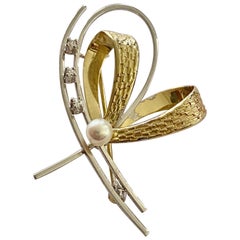 14K White and Yellow Gold Brooch, Bow Model, Germany 1960, Diamonds and Pearl