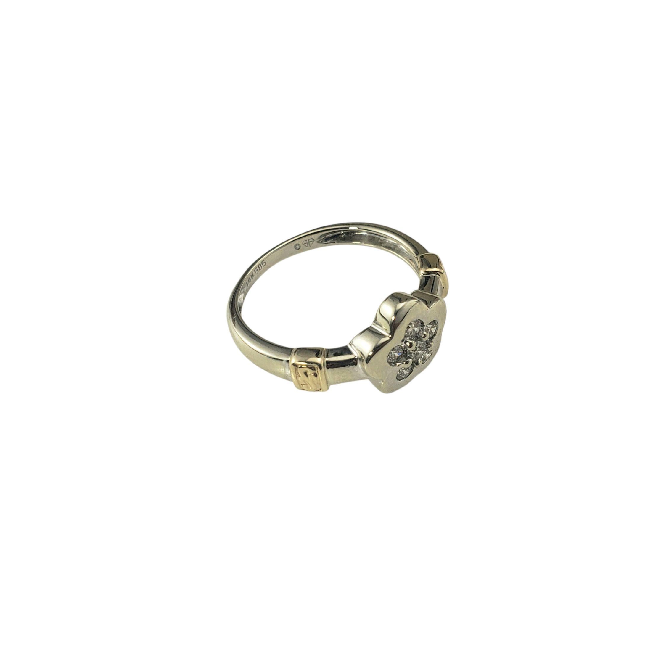 14K White and Yellow Gold Diamond Flower Ring Size 7.25 #22667 Bon état - En vente à Washington Depot, CT