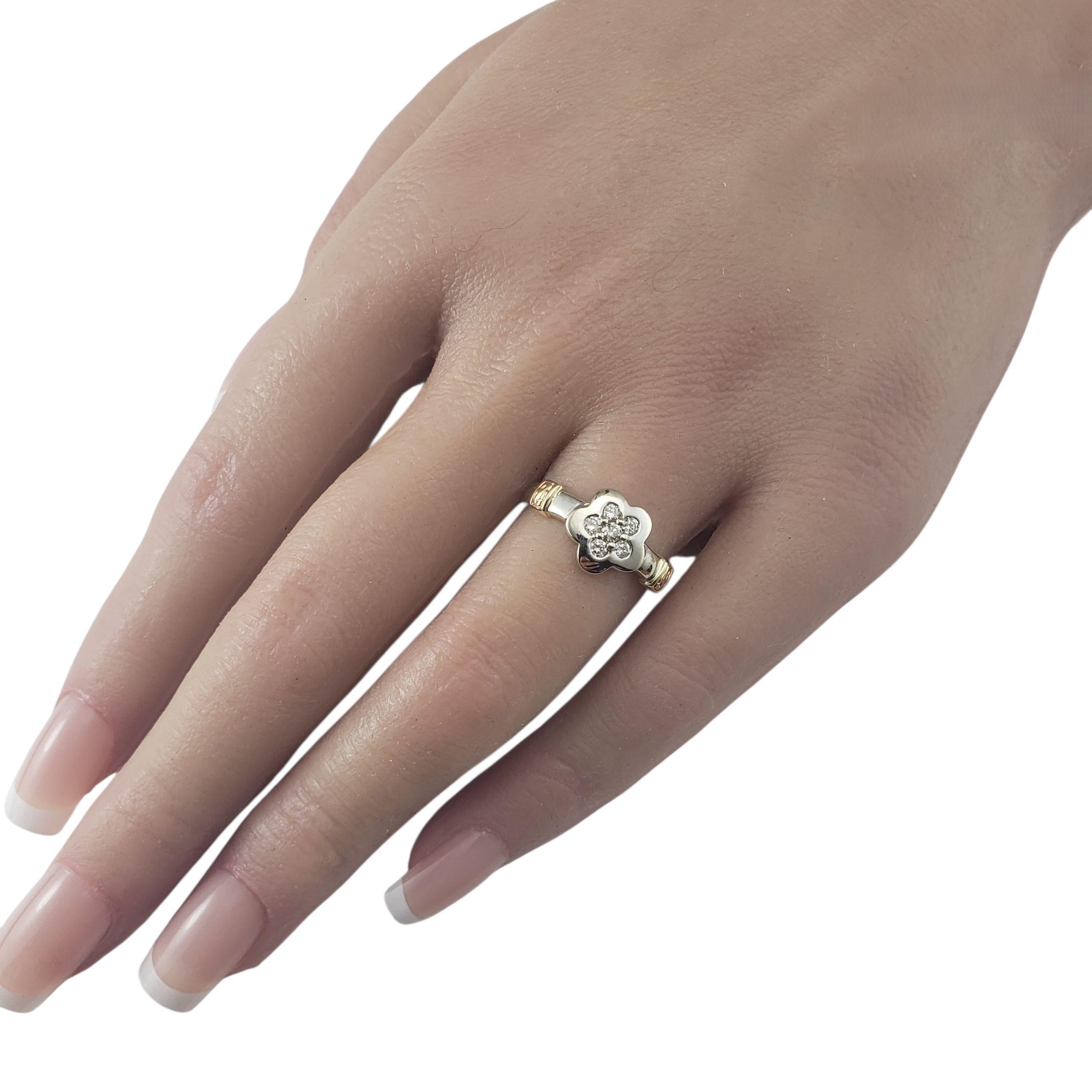 14K White and Yellow Gold Diamond Flower Ring Size 7.25 #22667 en vente 2