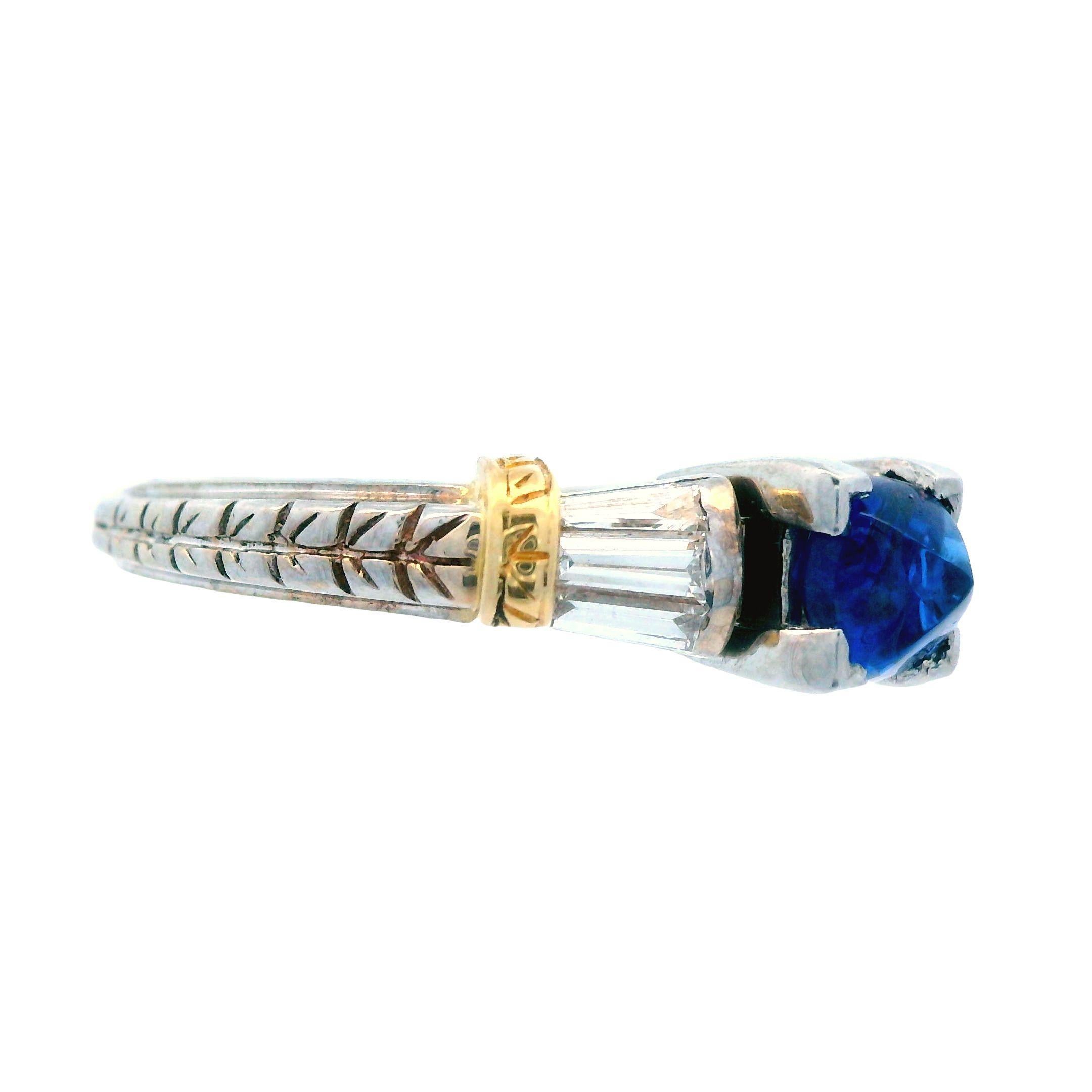 Bague de fiançailles en or blanc et jaune 14 carats avec diamant et saphir bleu en vente 2