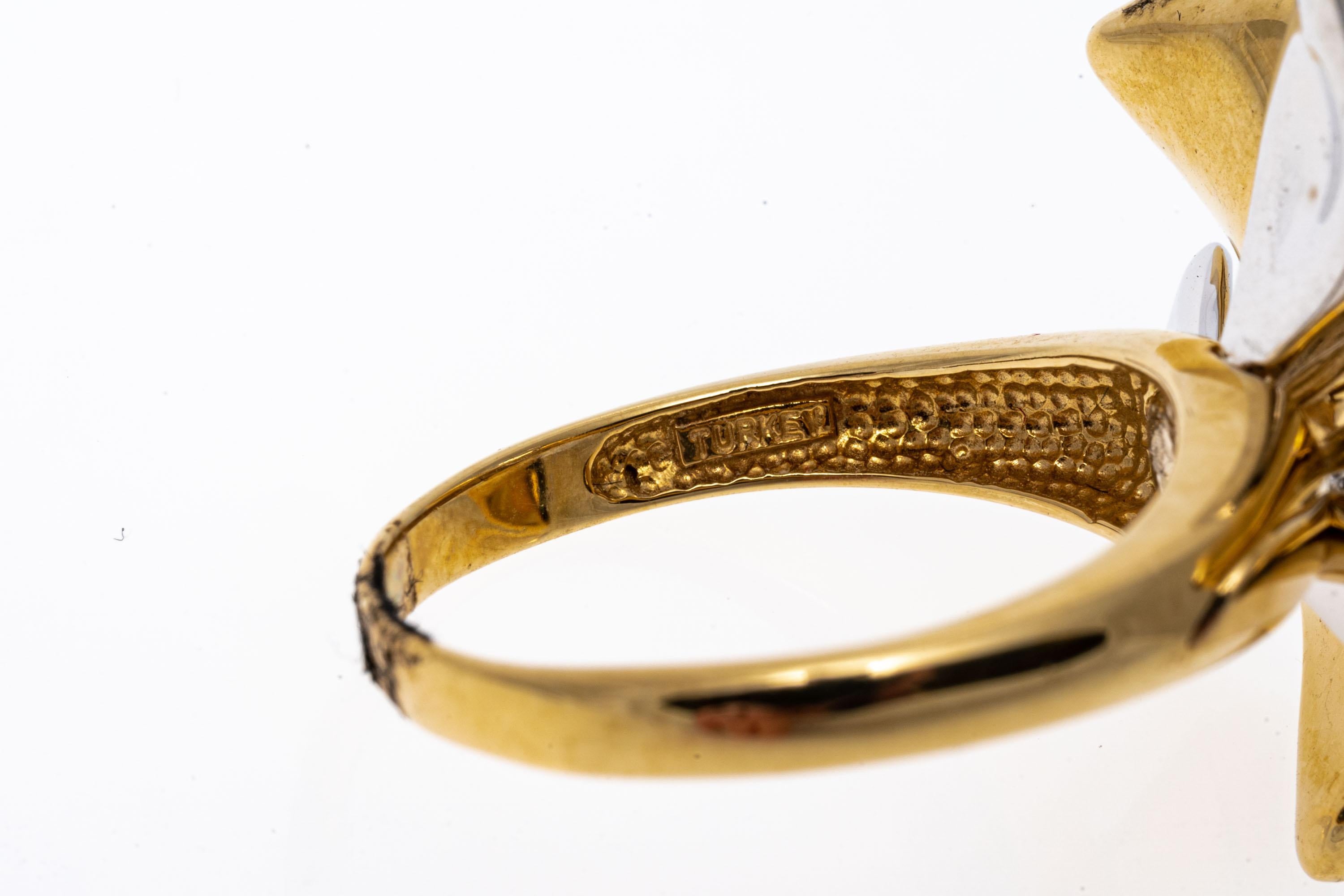 14 Karat Weiß- und Gelbgold Hochglanzpolierter Ring mit figuralem Blumenmotiv Damen im Angebot