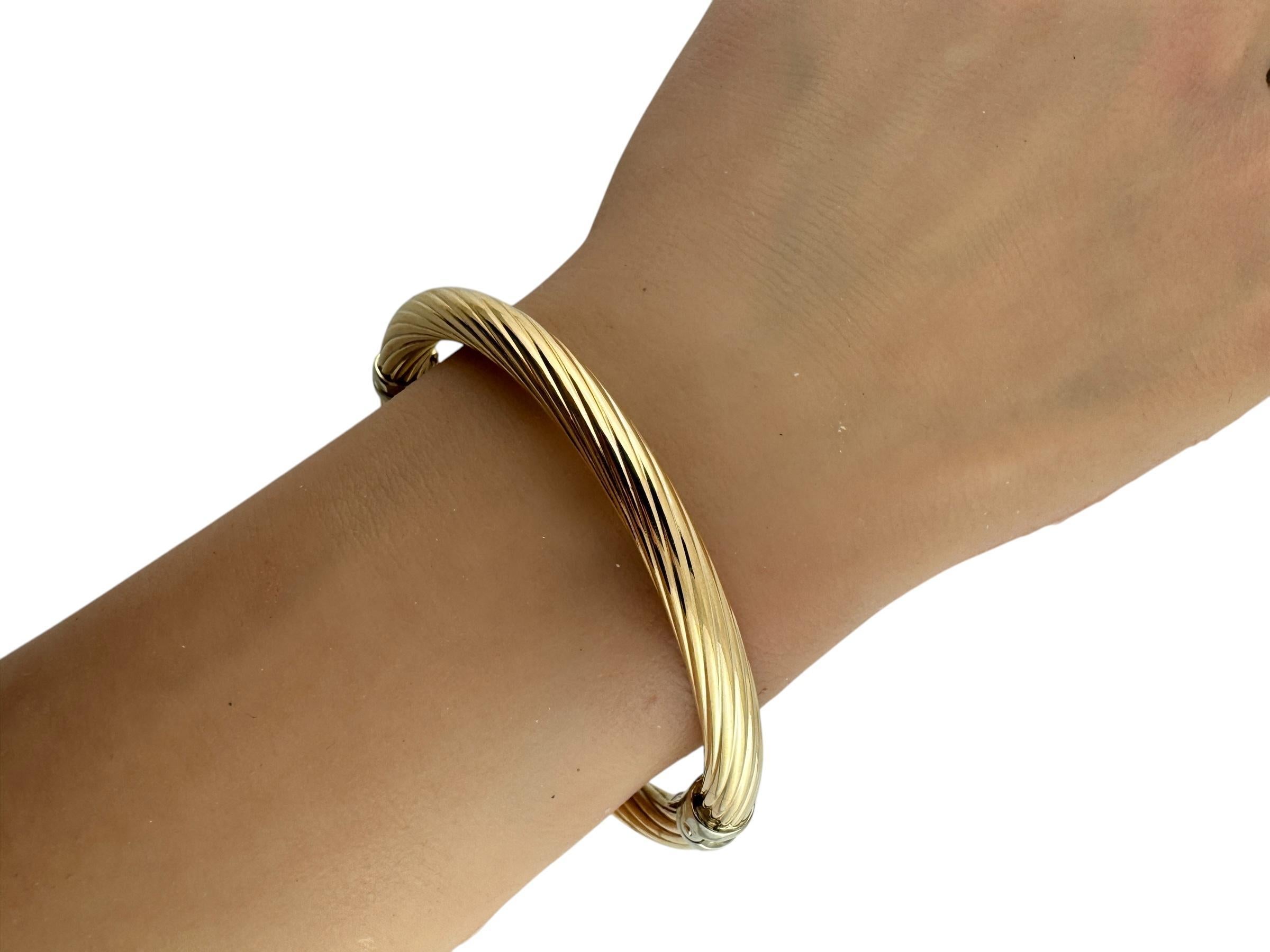 Bracelet jonc torsadé ovale en or blanc et jaune 14 carats #20421 Pour femmes en vente