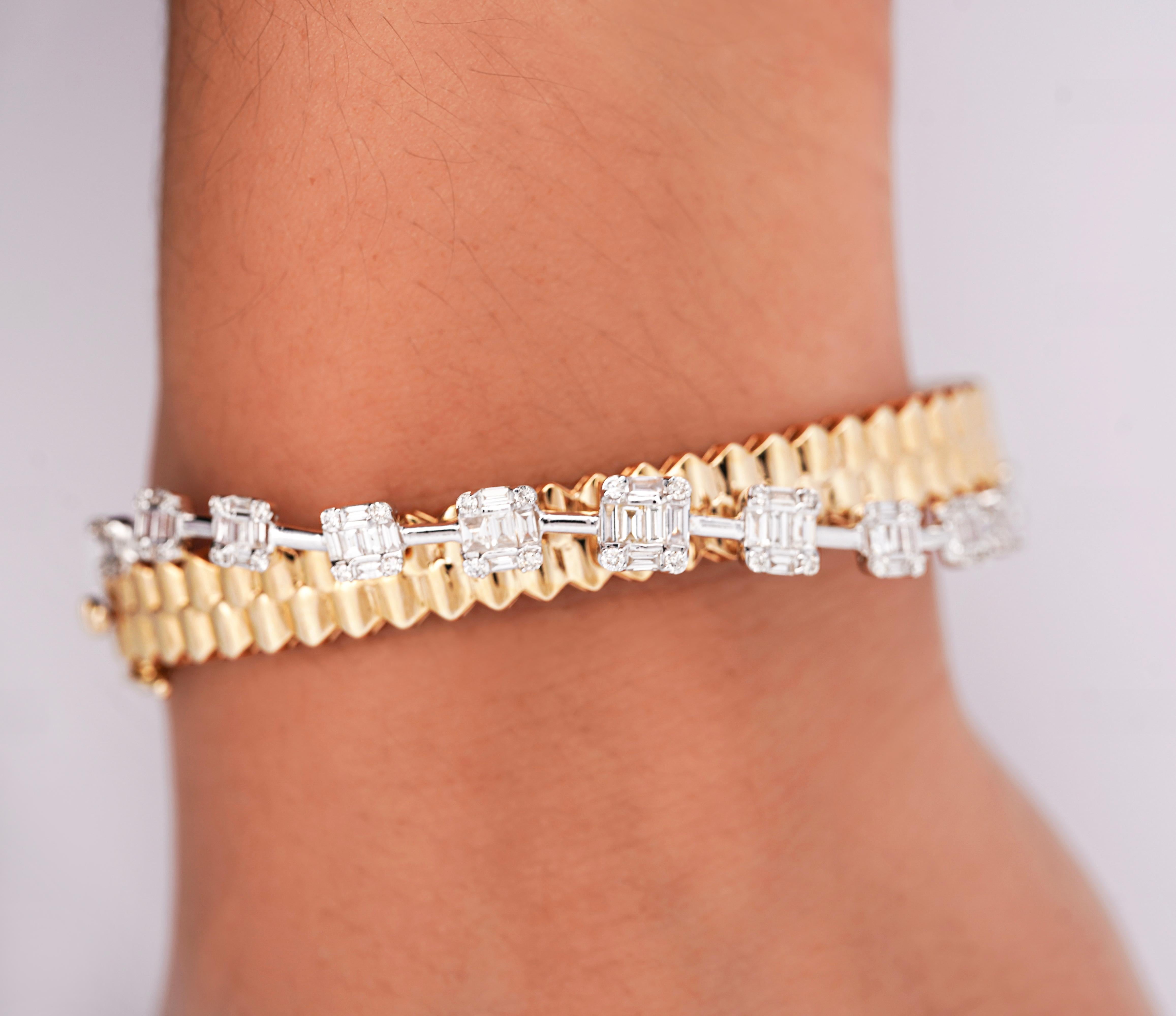 14K Weiß- und Gelbgold gerippter 1,52 Karat Diamant-Armreif mit Illusion-Set im Zustand „Neu“ im Angebot in Miami, FL