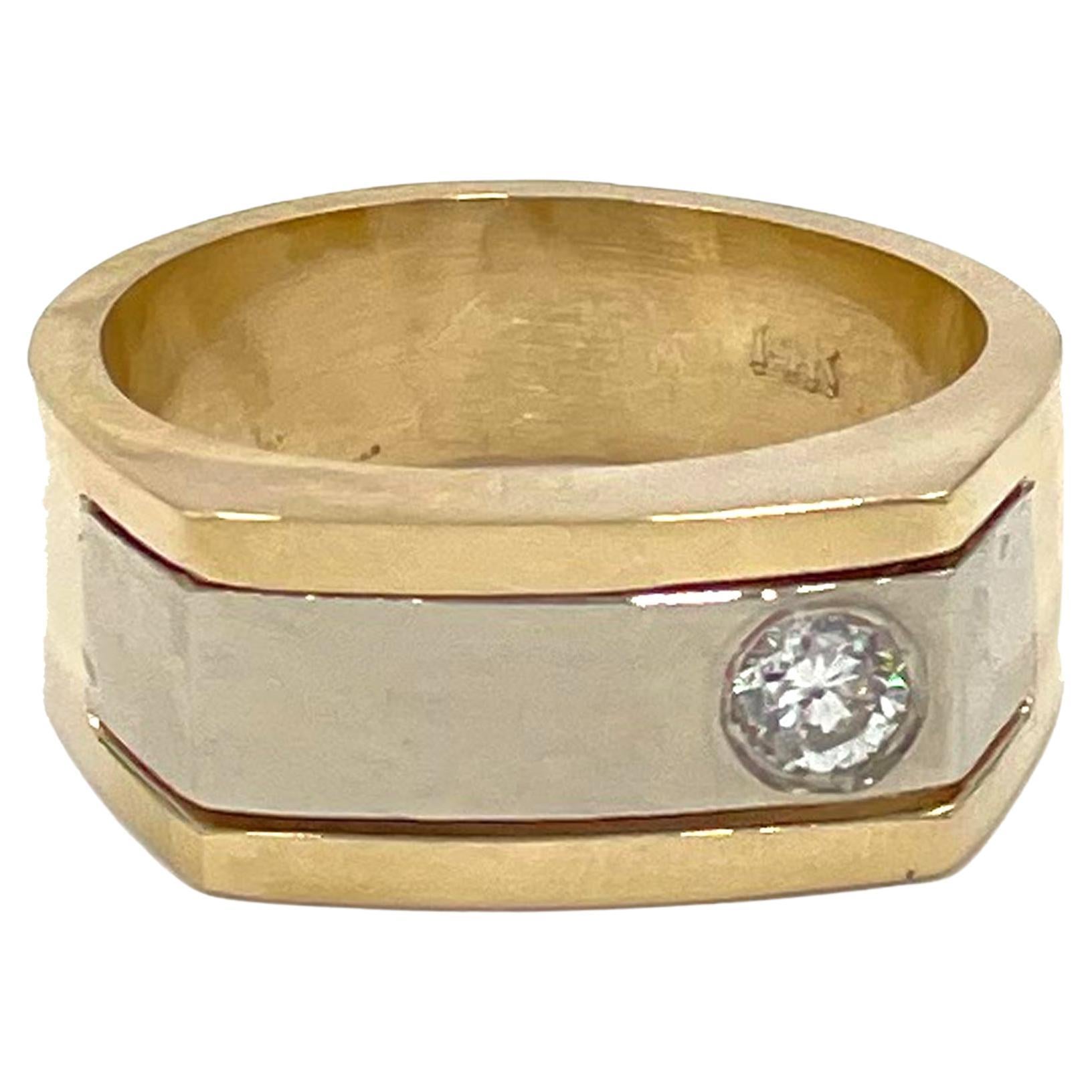 14K White and Yellow Gold Two Tone Men's Ring with 0.25 Carat Diamond For Sale