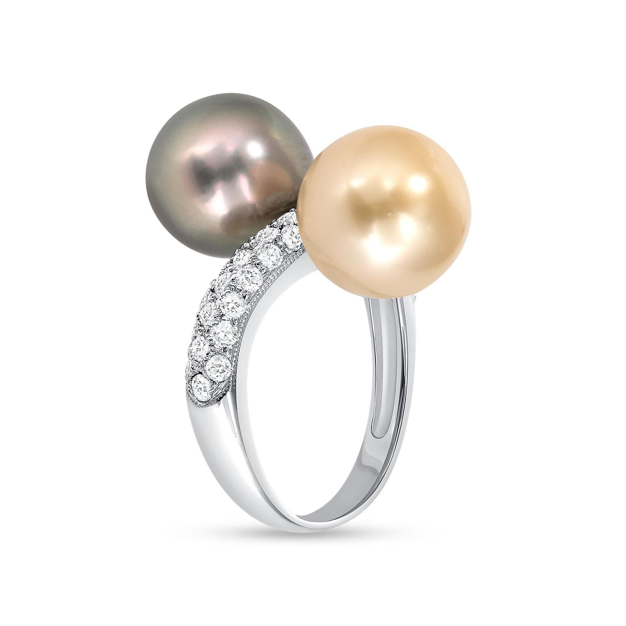 Round Cut 14K White Diamond Tahitian Pearl Ring For Sale