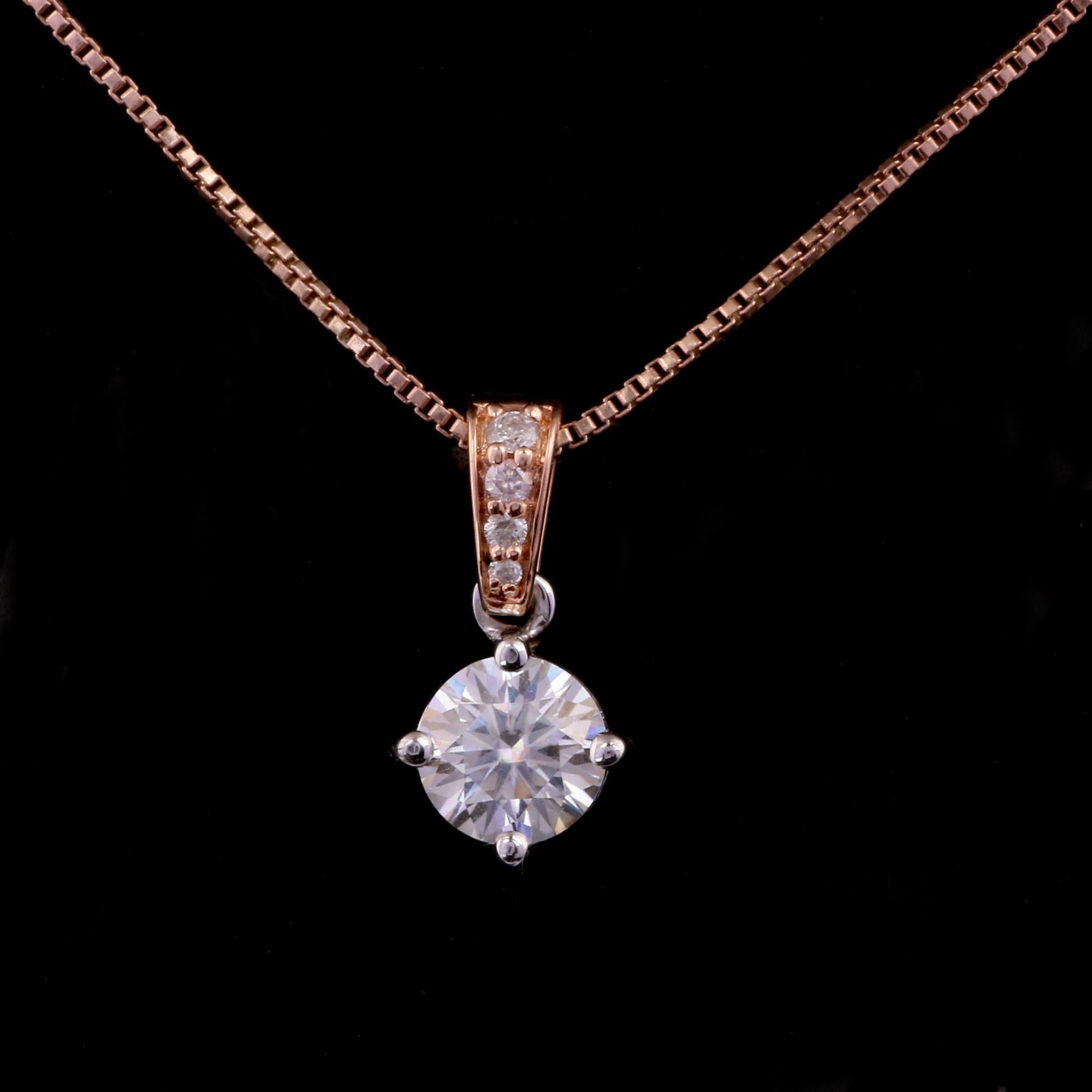 14K White Gold 0.030 Ctw Natural Diamond, 0.438 Ctw Moissanite Charm Pendant In New Condition For Sale In Jaipur, RJ