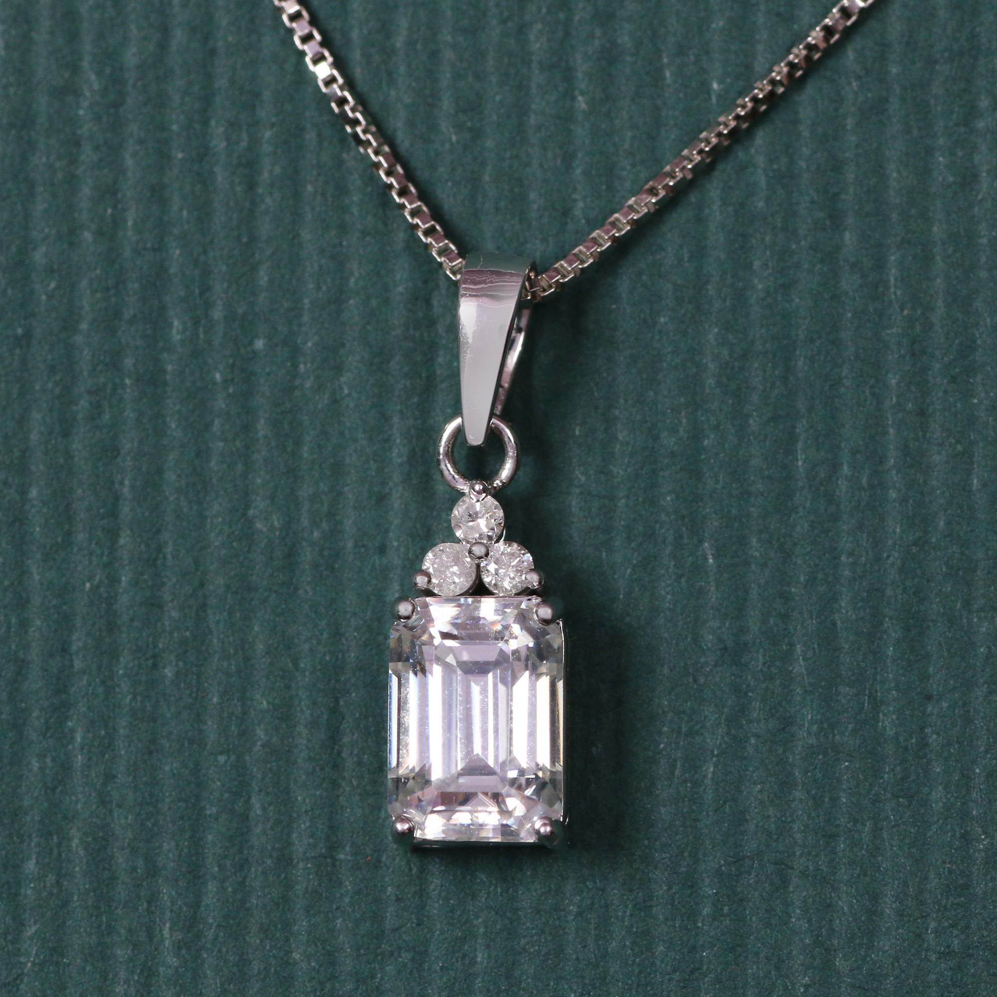 14K White Gold 0.046 Ctw Natural Diamond, 1.08 Ctw Moissanite Charm Pendants For Sale 3