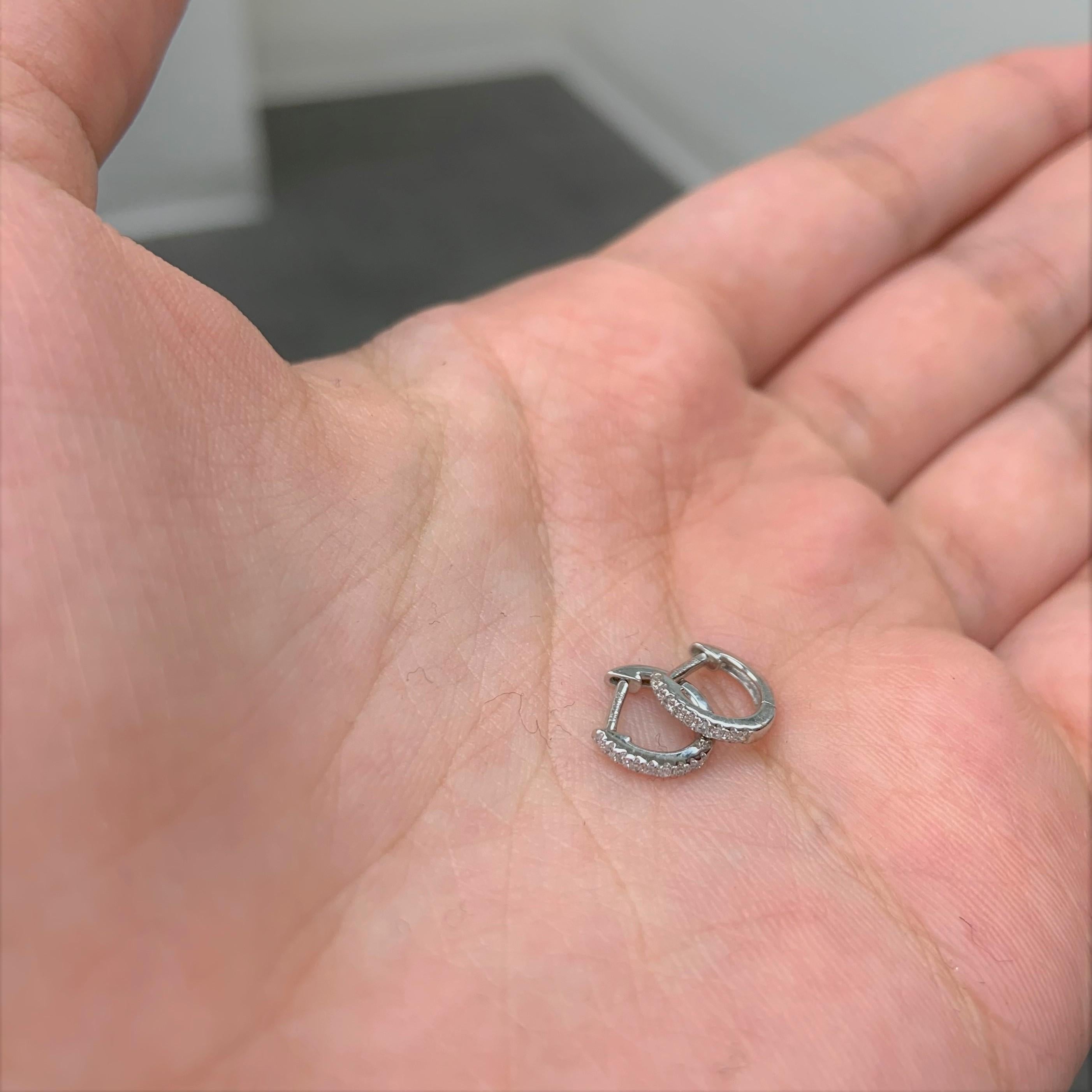 0.05 carat diamond earrings