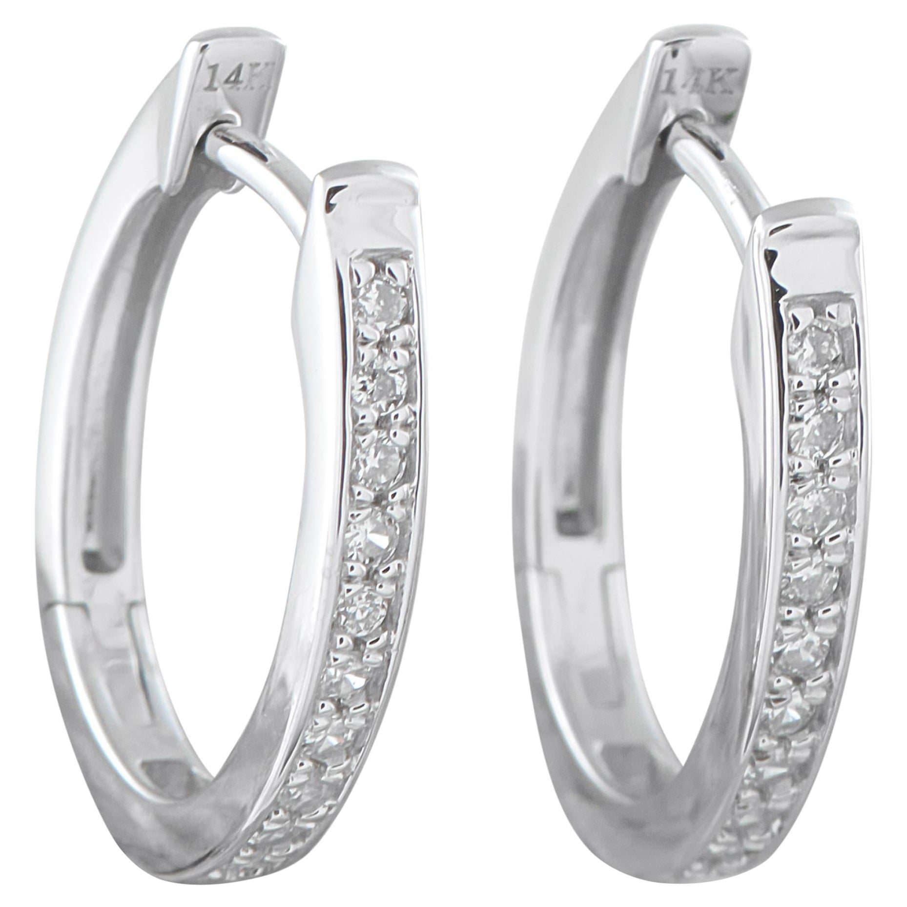 Orecchini con diamanti in oro bianco 14K da 0,10 carati PS16-111925 in vendita