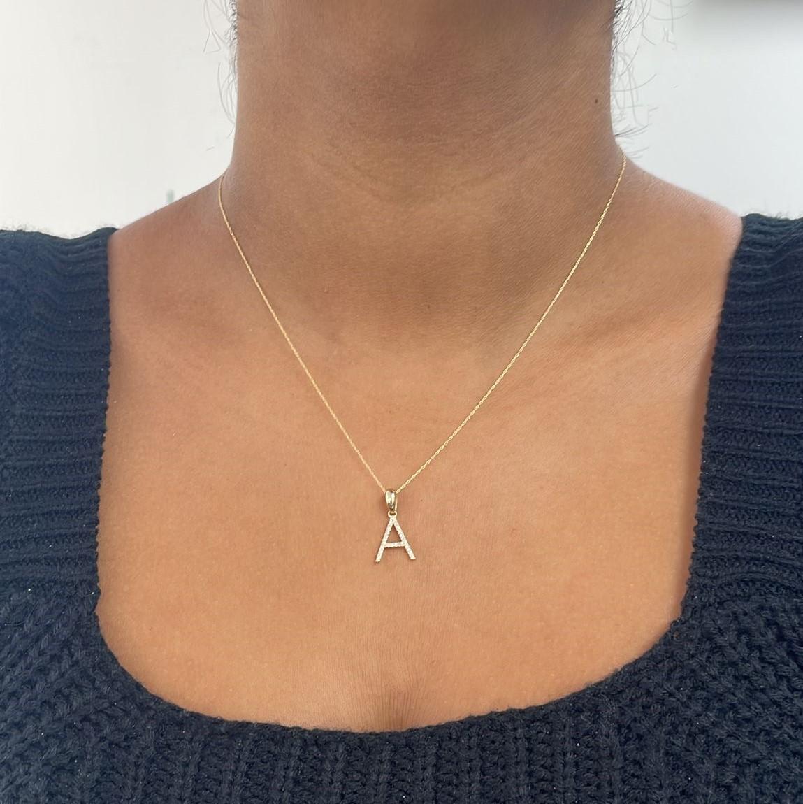 14 Karat Weißgold 0,10 Karat Diamant Initial ein Anhänger für Sie (Baguetteschliff) im Angebot