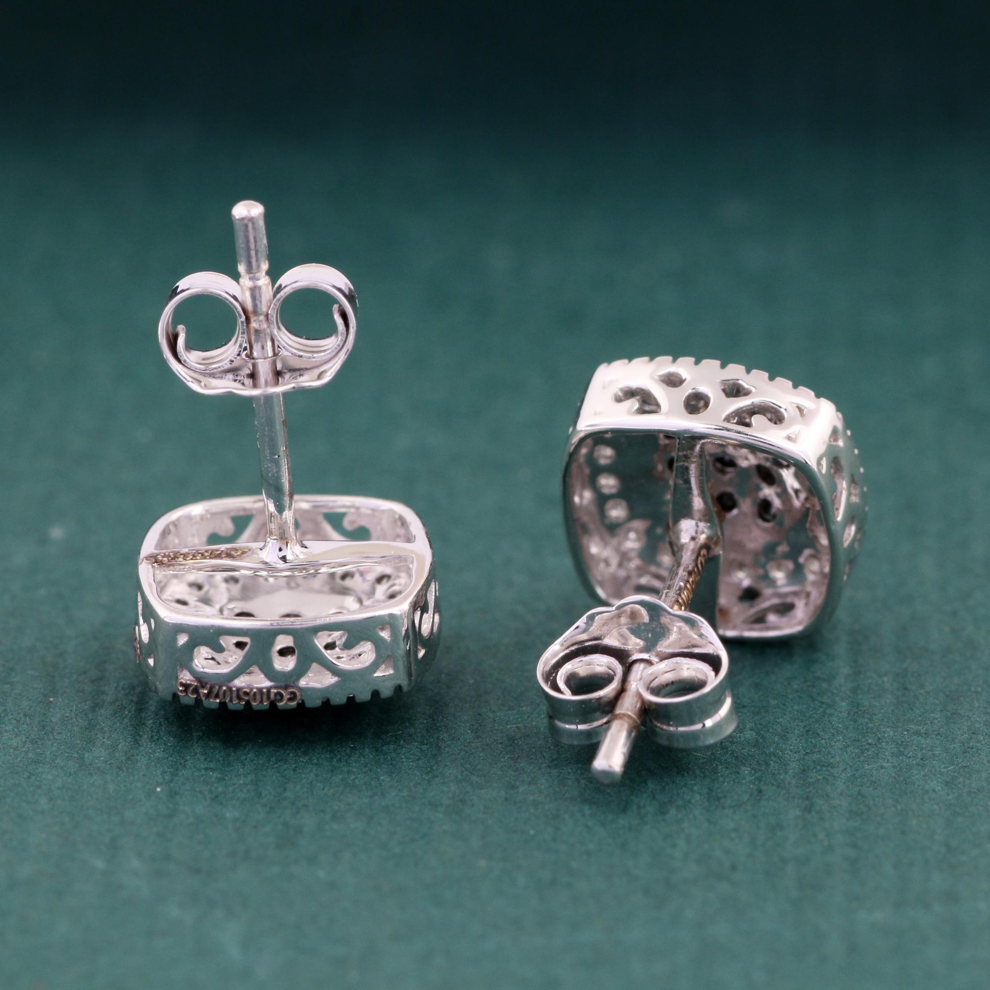 14K White Gold 0.160 Ctw Diamond & 0.218 Ctw Real Black Diamond Stud Earrings In New Condition For Sale In Jaipur, RJ