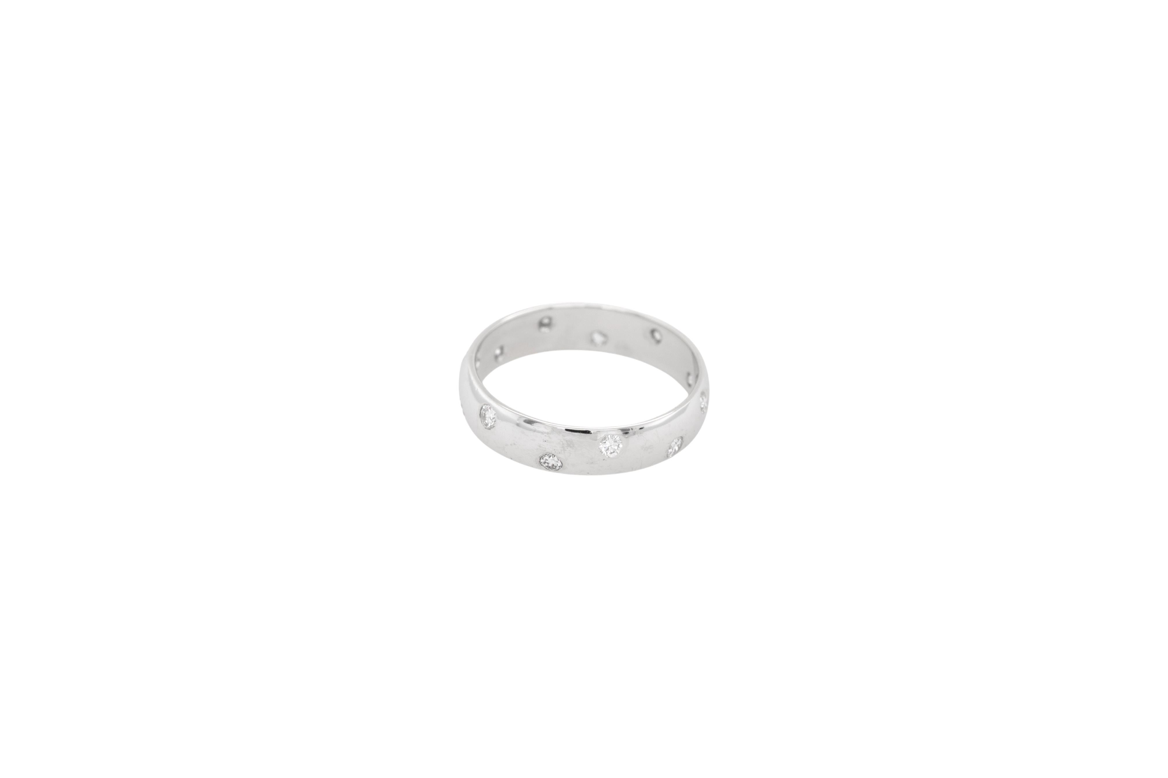 Contemporary 14k White Gold 0.20ctw Diamond Wedding Band