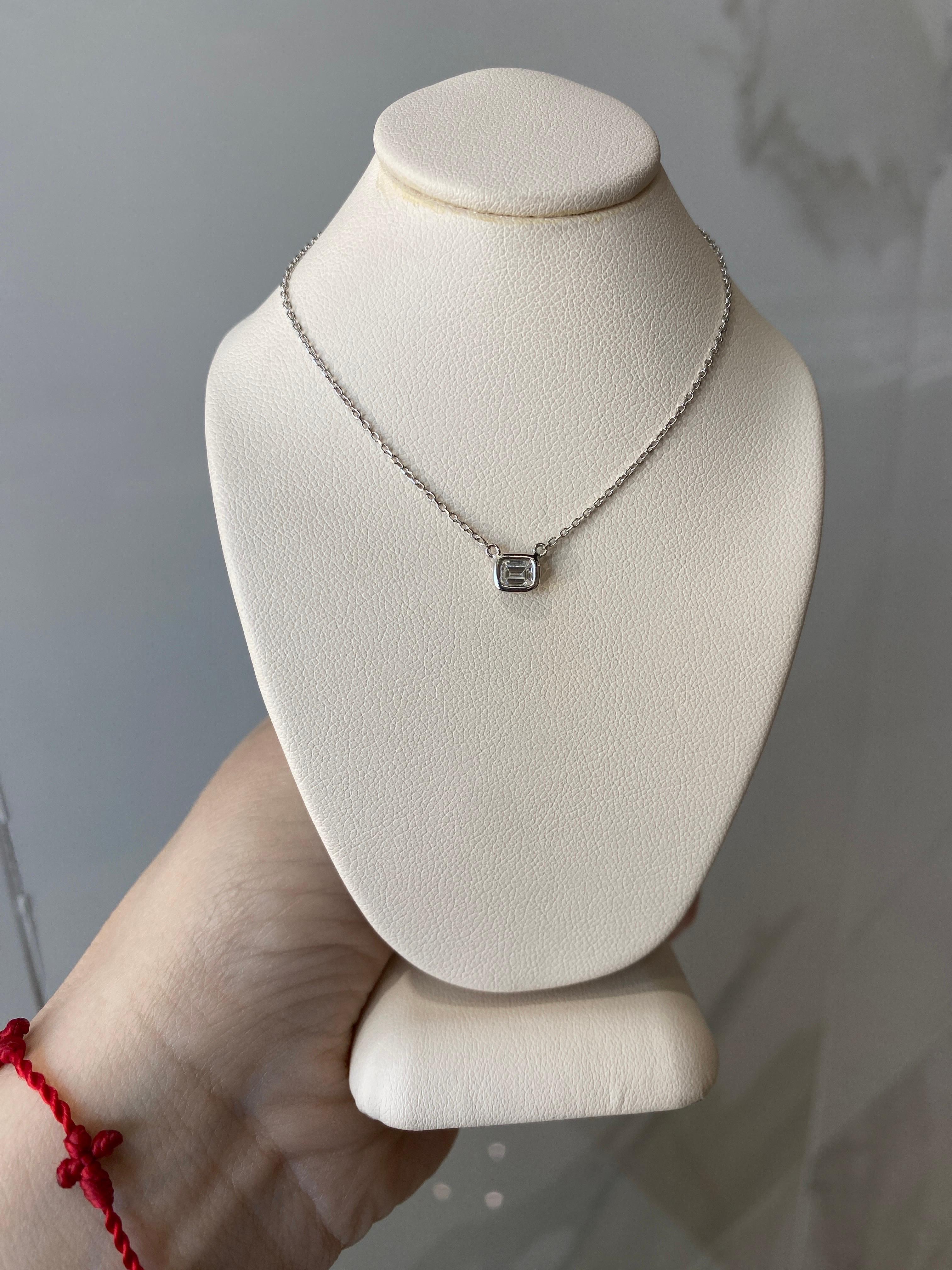 14k White Gold 0.23 Carat Natural Emerald Cut Diamond Pendant Necklace  For Sale 6