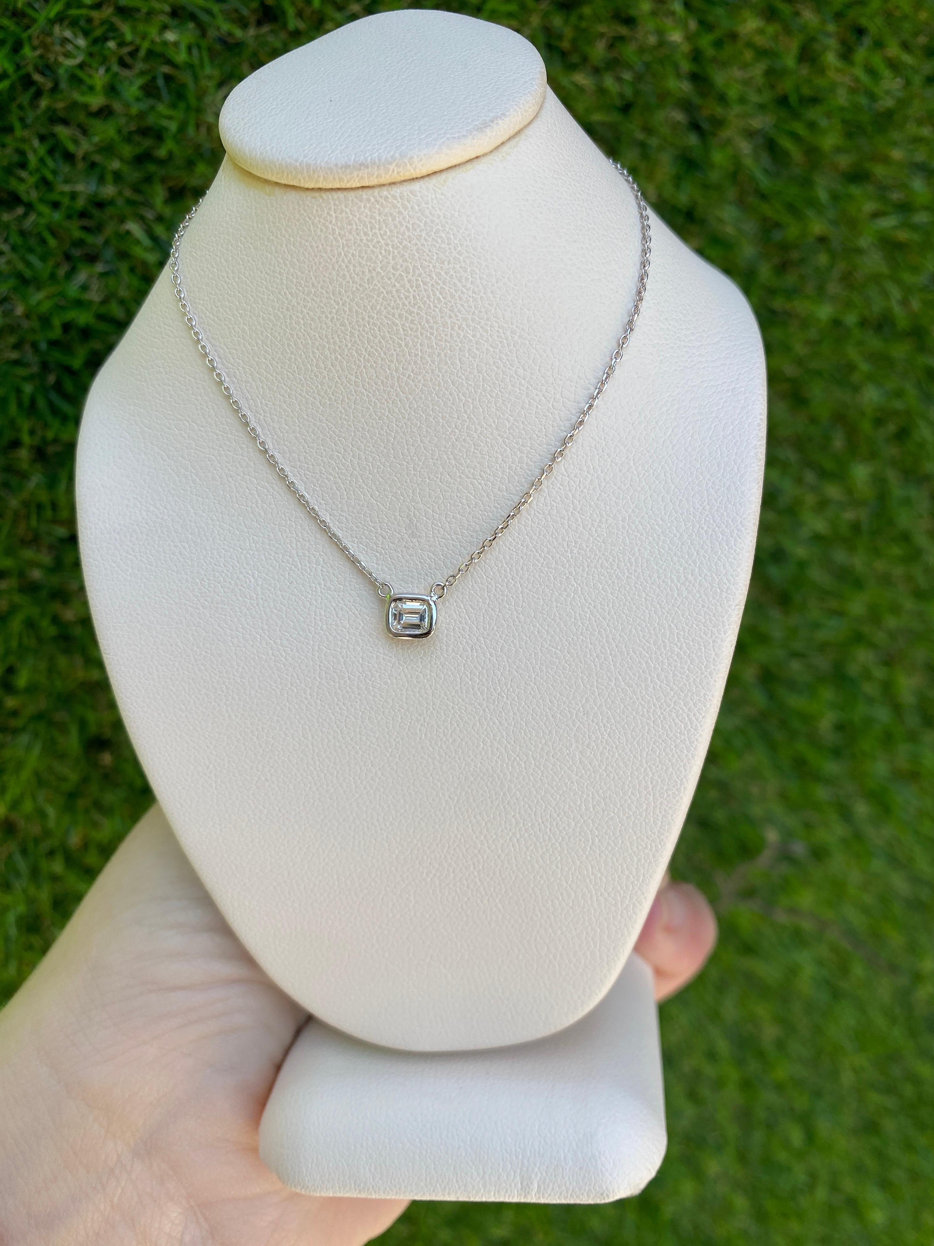14k White Gold 0.23 Carat Natural Emerald Cut Diamond Pendant Necklace  For Sale 10