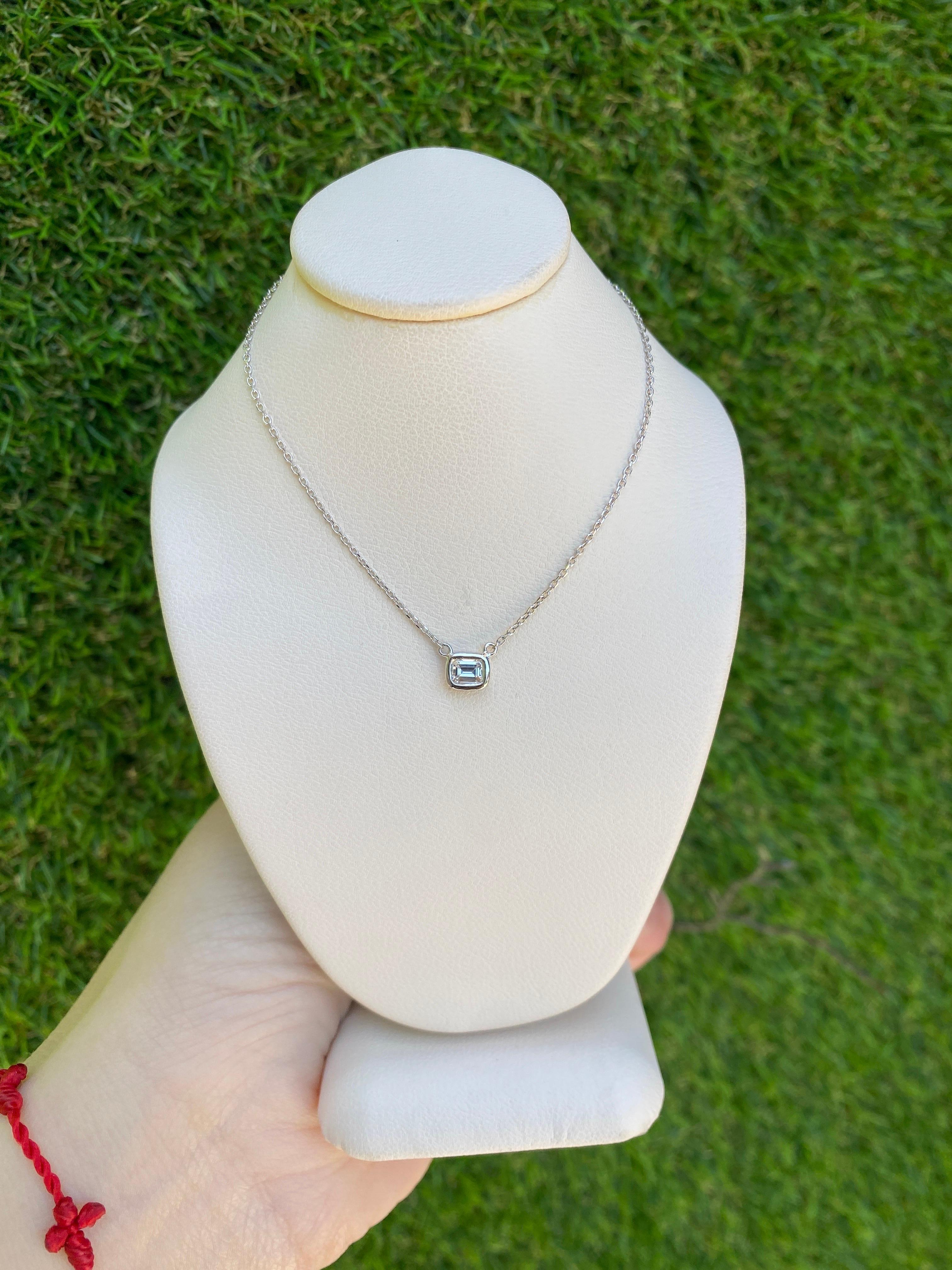 14k White Gold 0.23 Carat Natural Emerald Cut Diamond Pendant Necklace  For Sale 12