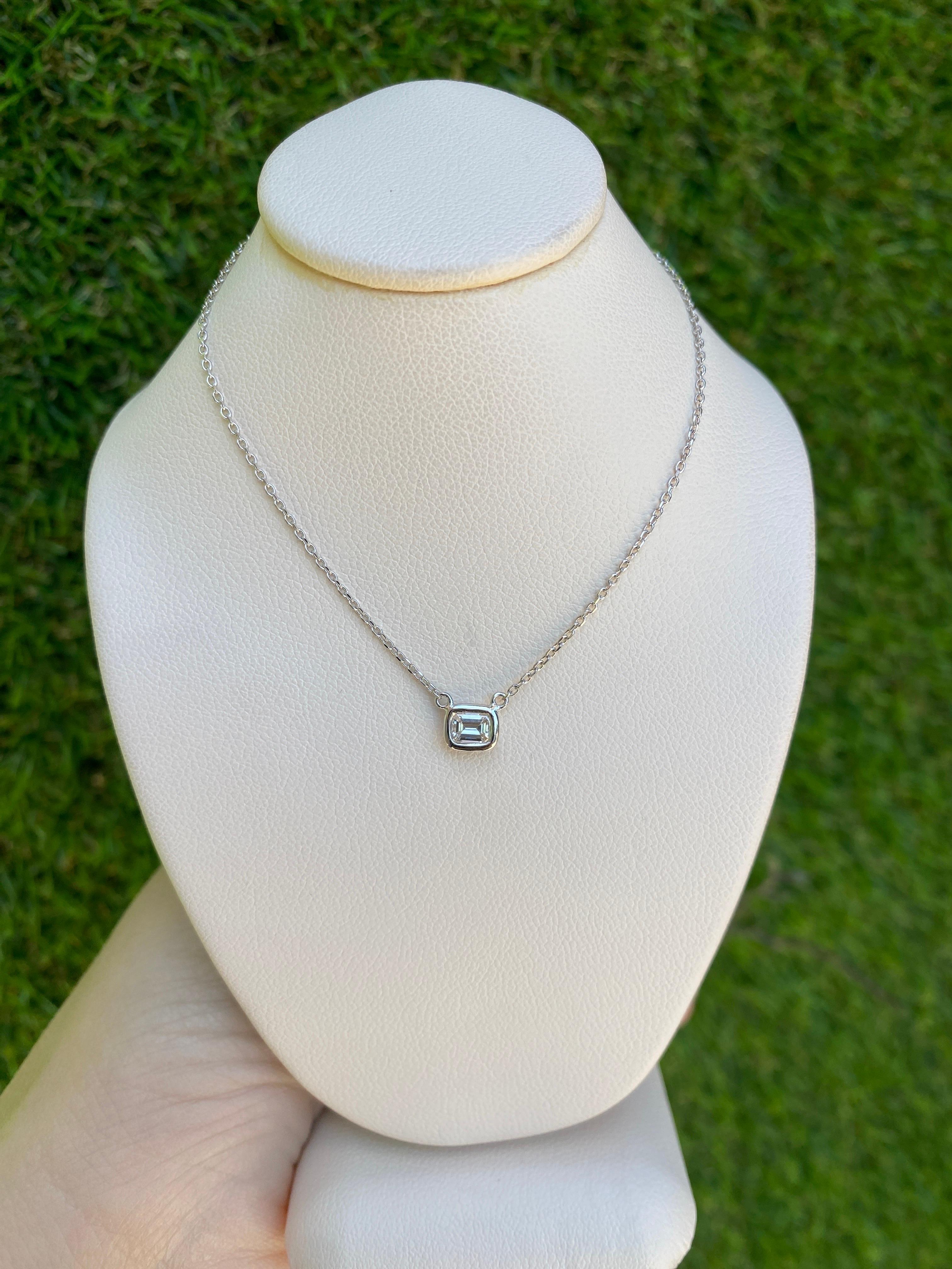 14k White Gold 0.23 Carat Natural Emerald Cut Diamond Pendant Necklace  For Sale 13