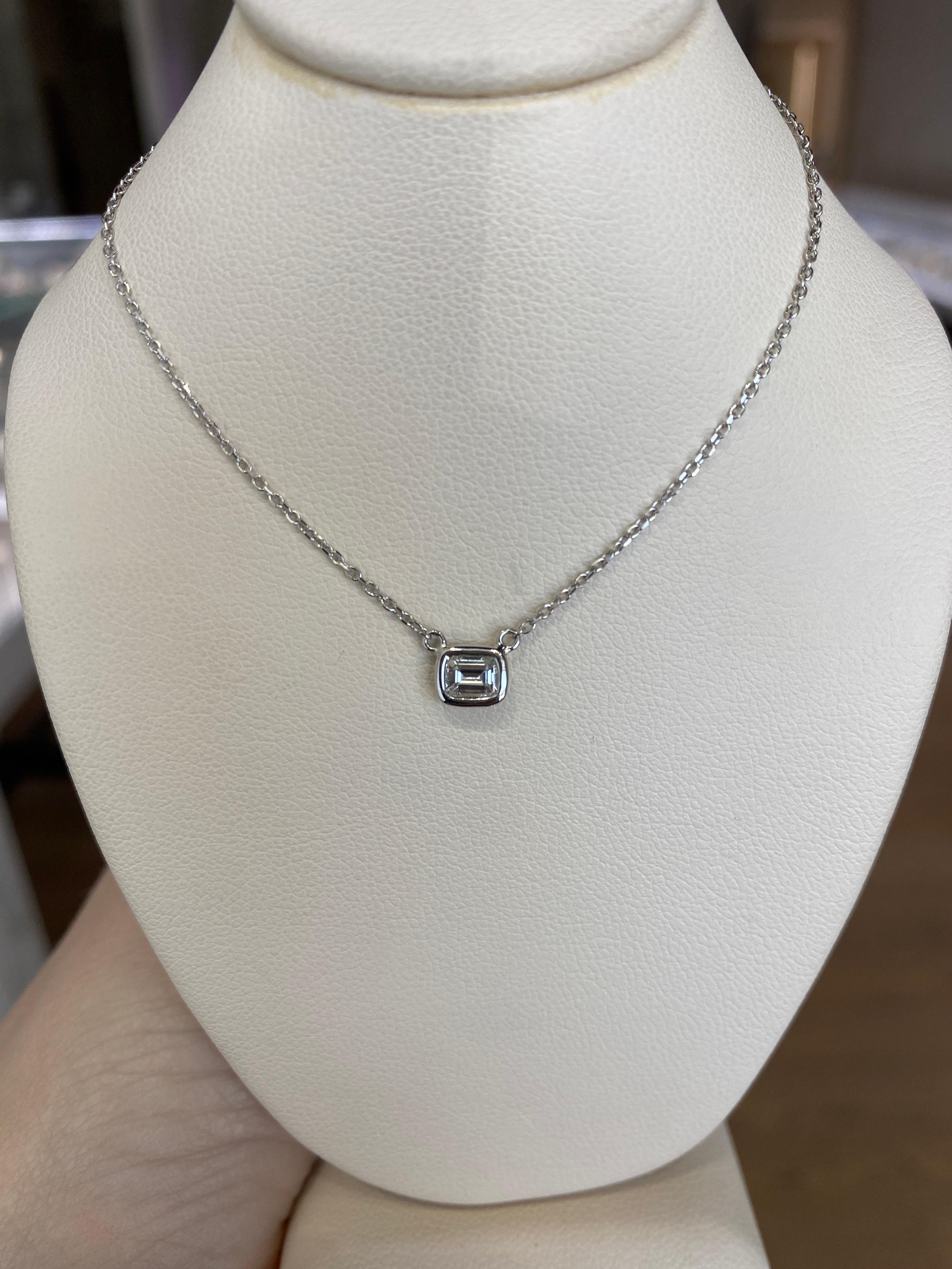 Women's or Men's 14k White Gold 0.23 Carat Natural Emerald Cut Diamond Pendant Necklace  For Sale