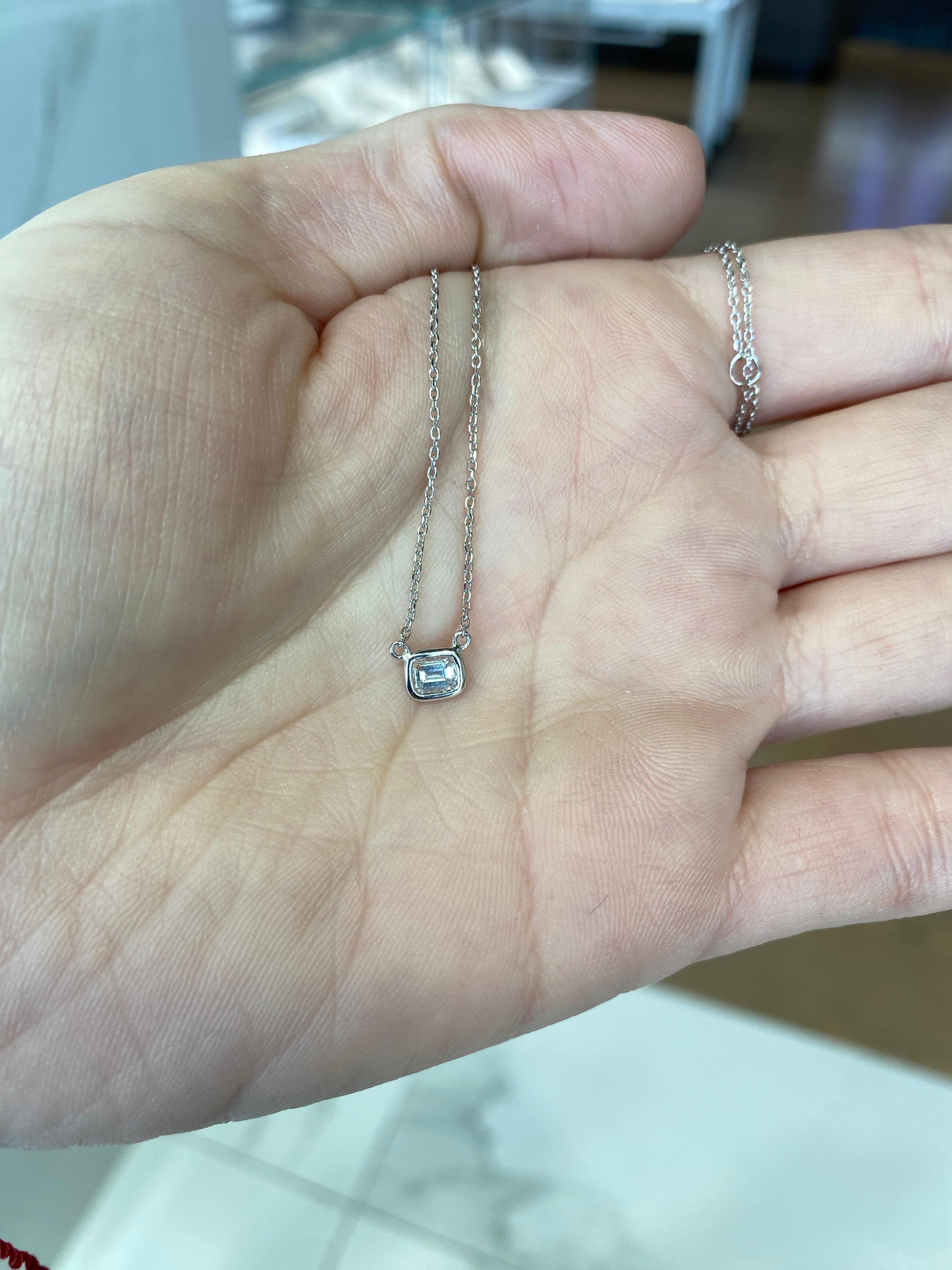 14k White Gold 0.23 Carat Natural Emerald Cut Diamond Pendant Necklace  For Sale 4