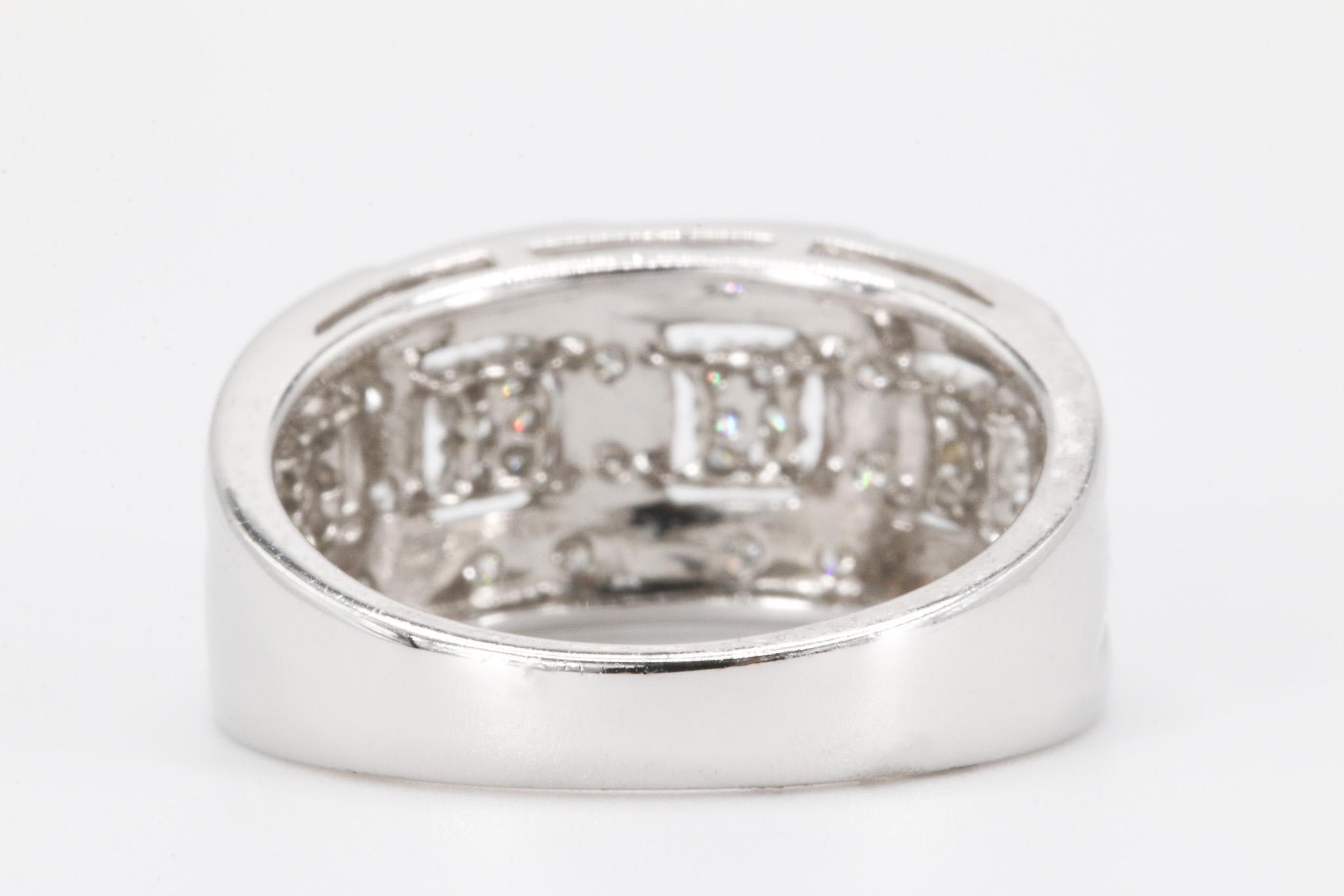 Taglio rotondo Fascia di diamanti tondi e brillanti in oro bianco 14K da 0,28 CTW