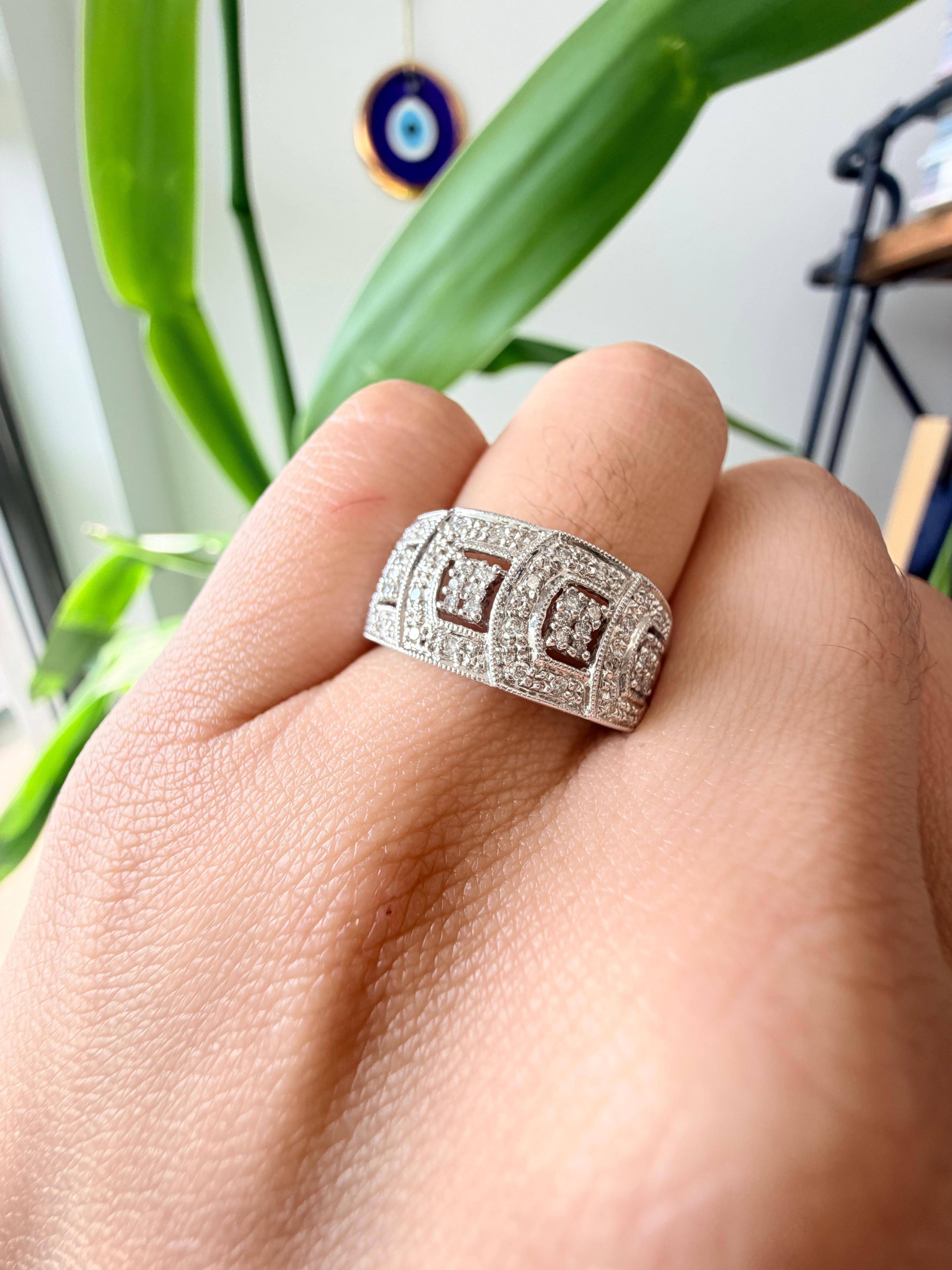 Fascia di diamanti tondi e brillanti in oro bianco 14K da 0,28 CTW 1