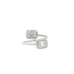 14k White Gold 0.28ct Baguette Cut and 0.45ct Round Diamond in a Toi et Moi Ring