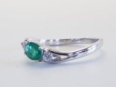 14K White Gold 0.30ct Oval Emerald & Brilliant White Quartz Wavy Ring