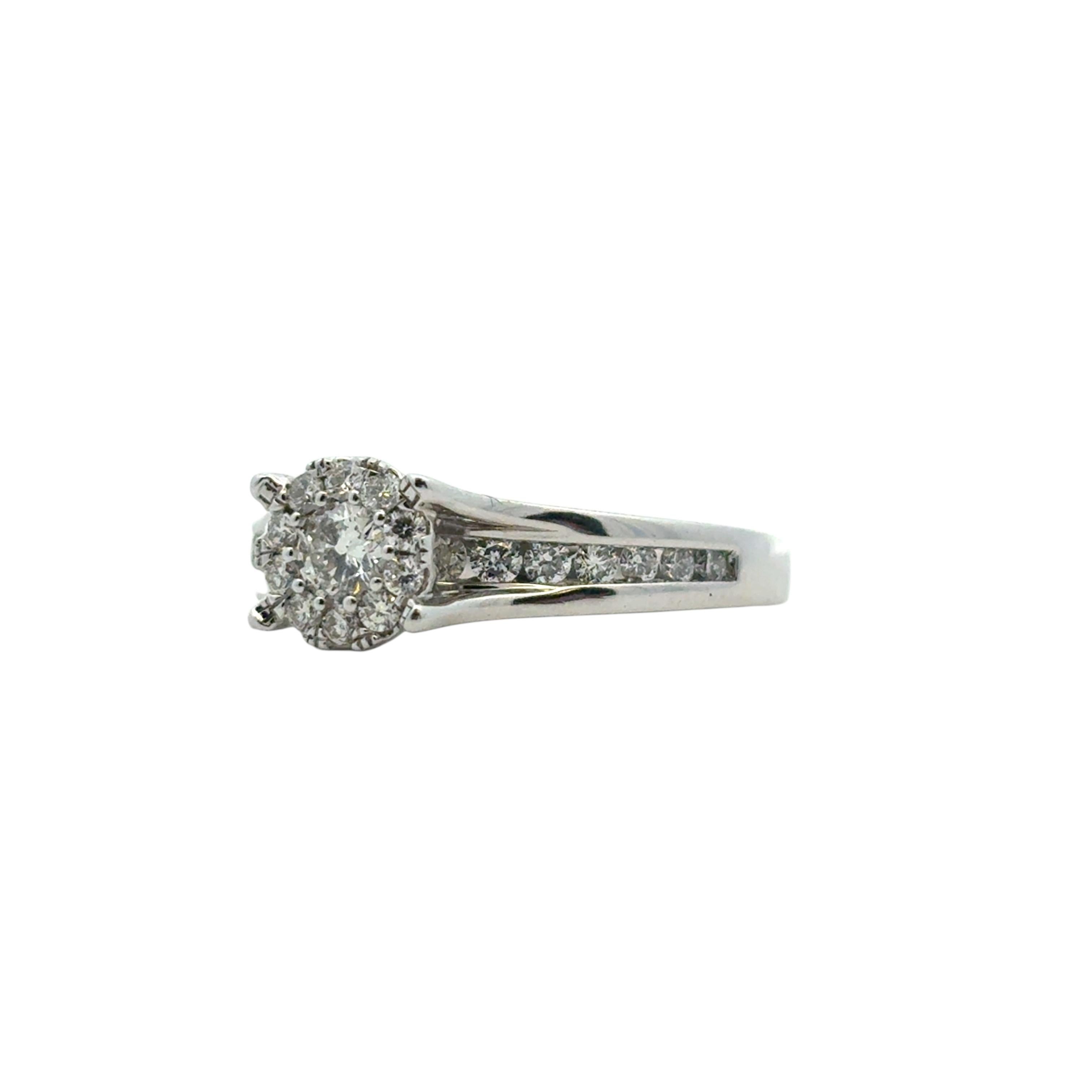 Bague de fiançailles en or blanc 14 carats avec diamant rond naturel de 0,33 carat en vente 4