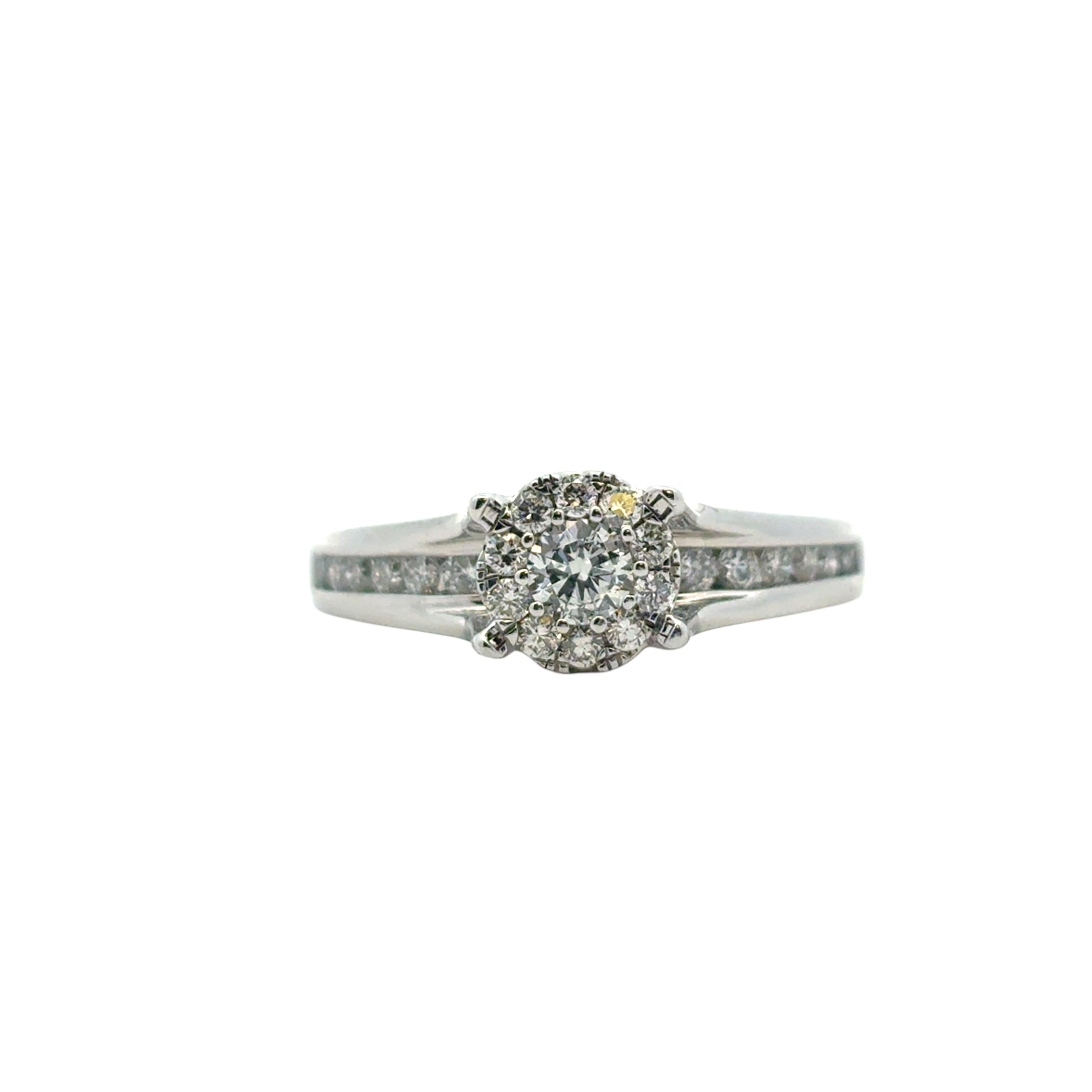 Bague de fiançailles en or blanc 14 carats avec diamant rond naturel de 0,33 carat

Cette magnifique bague de fiançailles en diamant de 0.33ct est en excellent état et est prête à être expédiée !

Style : Bague de fiançailles
MATERIAL : Or blanc