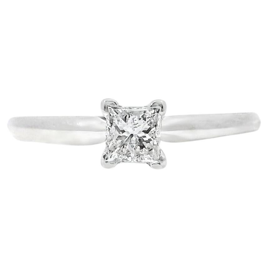 14k White Gold 0.36ct Princess Cut Diamond Solitaire Engagement Ring For Sale