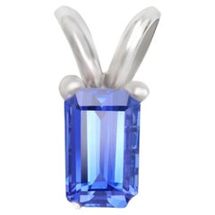 Pendentif en or blanc 14 carats avec tanzanite 0,39 carat, style n° P53EC100 Std./1