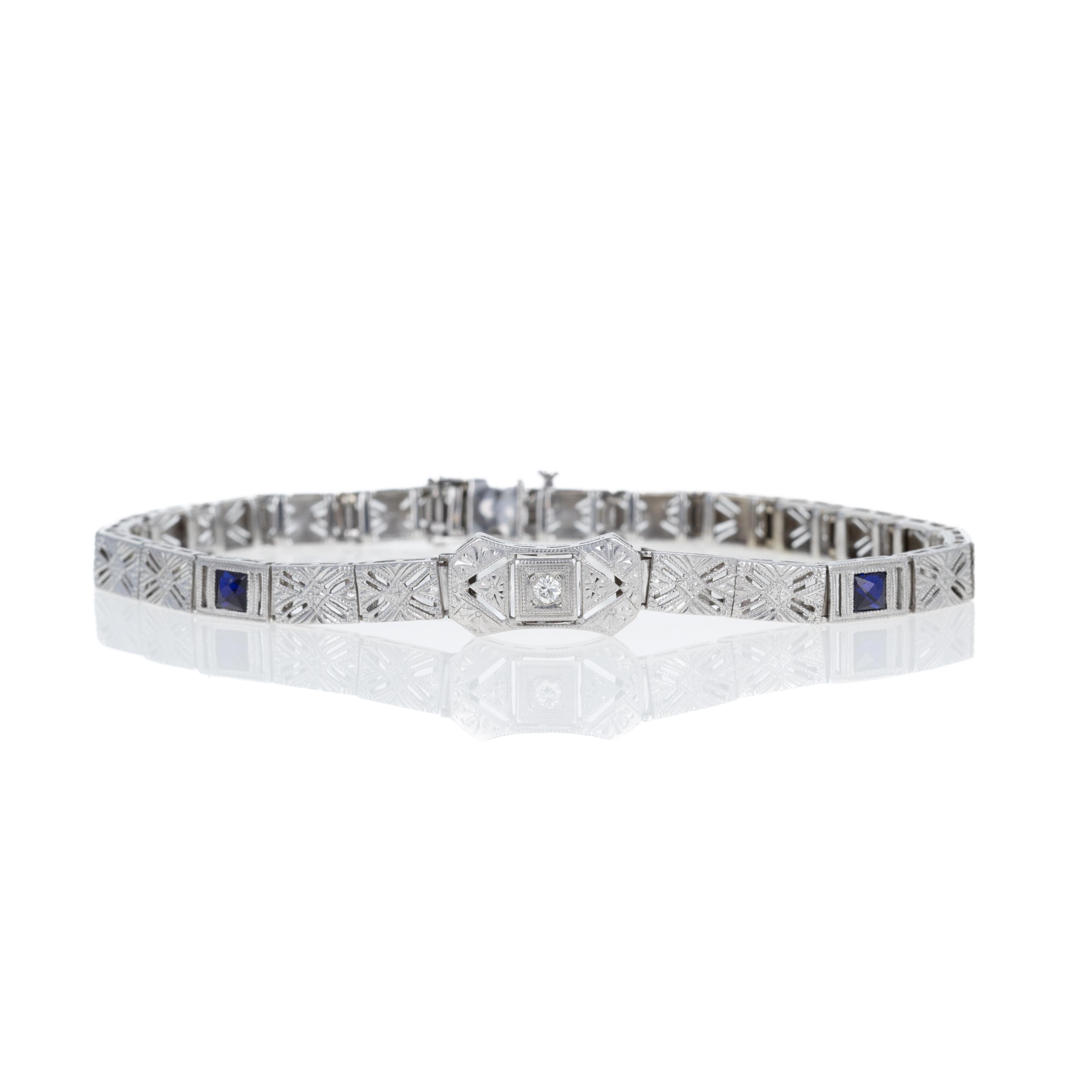 Bracelet en or blanc 14K .04 Old European Cut Diamond Sapphire Filigree Pour femmes en vente