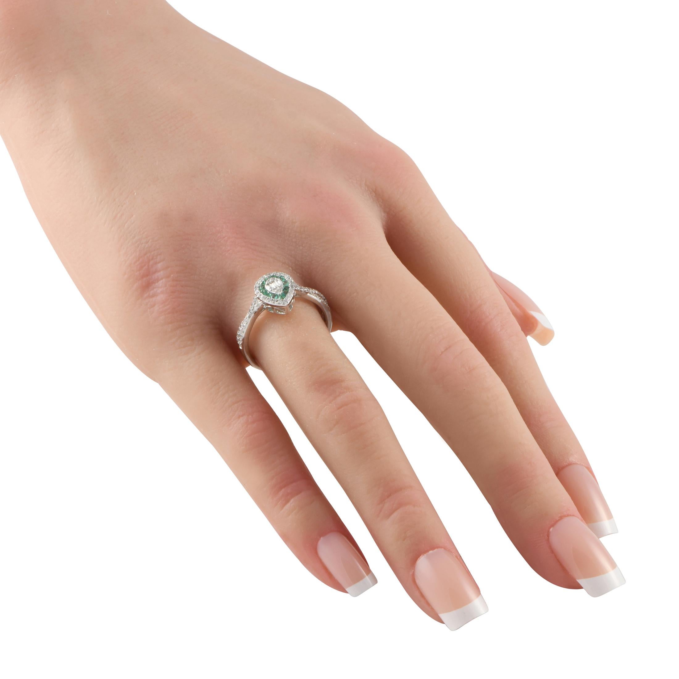 Round Cut 14K White Gold 0.40ct Diamond and Emerald Ring For Sale