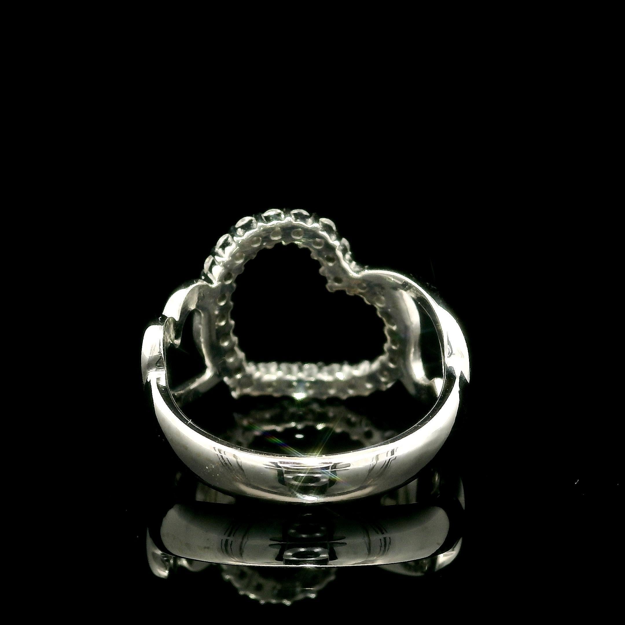 Bague en or blanc 14k 0.40ctw Diamond Wide Open Heart Band Taille 6 Excellent état - En vente à Montclair, NJ