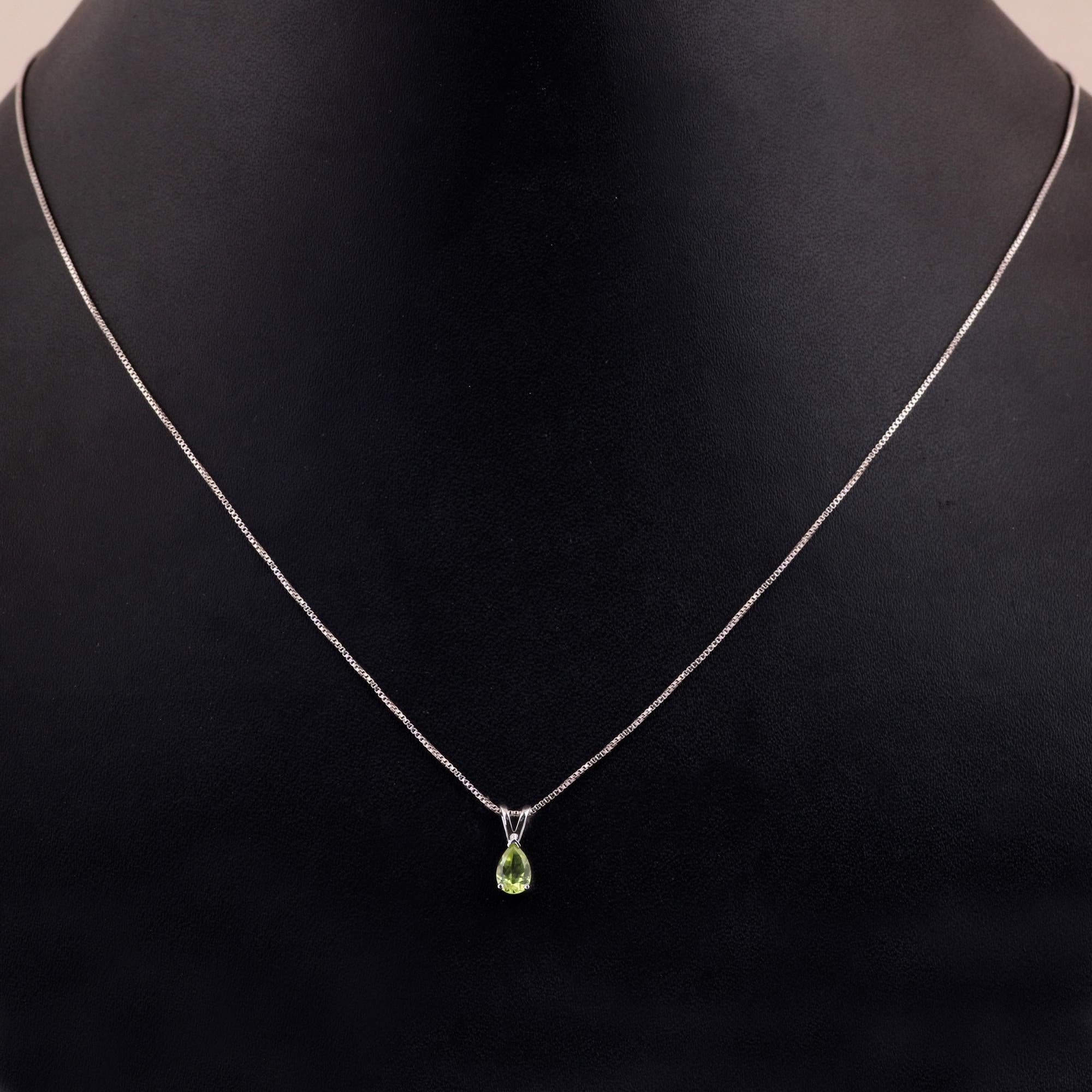 14K White Gold 0.490 Ctw Natural Peridot Solid Dainty Charm Teardrop Pendant In New Condition For Sale In Jaipur, RJ