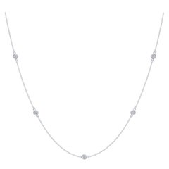 Collar biselado de diamantes talla redonda de 0,50 quilates en oro blanco de 14 quilates