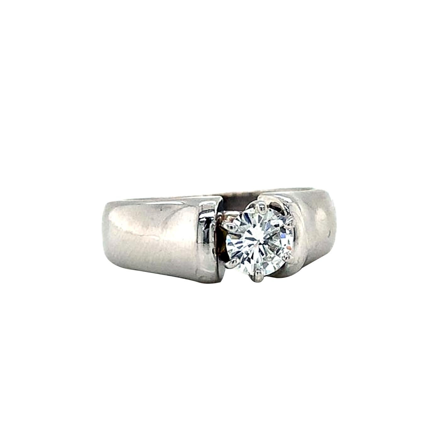 Bague de fiançailles solitaire en or blanc 14 carats avec diamants de 0,50 carat Excellent état - En vente à Aventura, FL