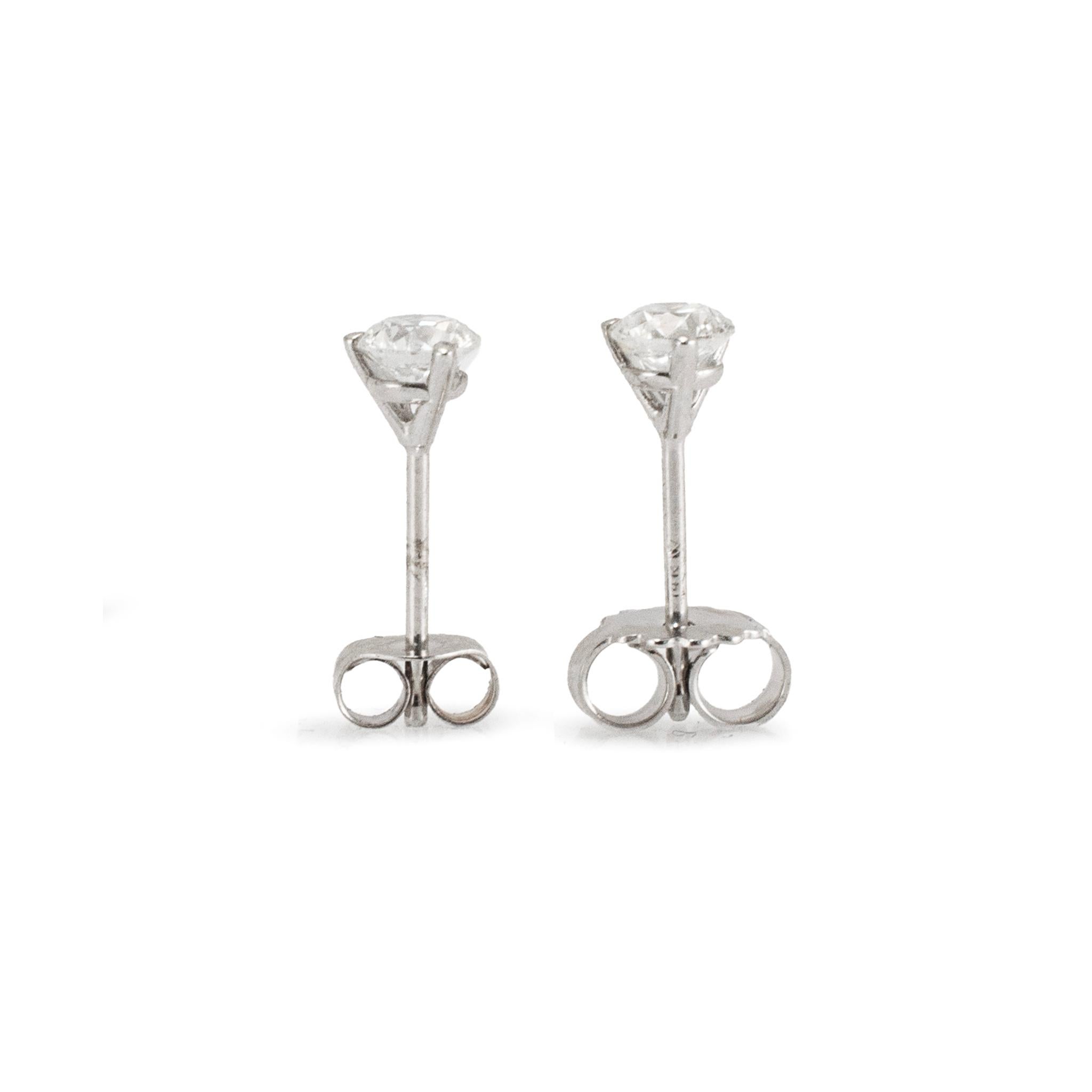 Boucles d'oreilles Petite en or blanc 14K serties de diamants ronds 0.50 CT 3-Prong Martini en vente 2