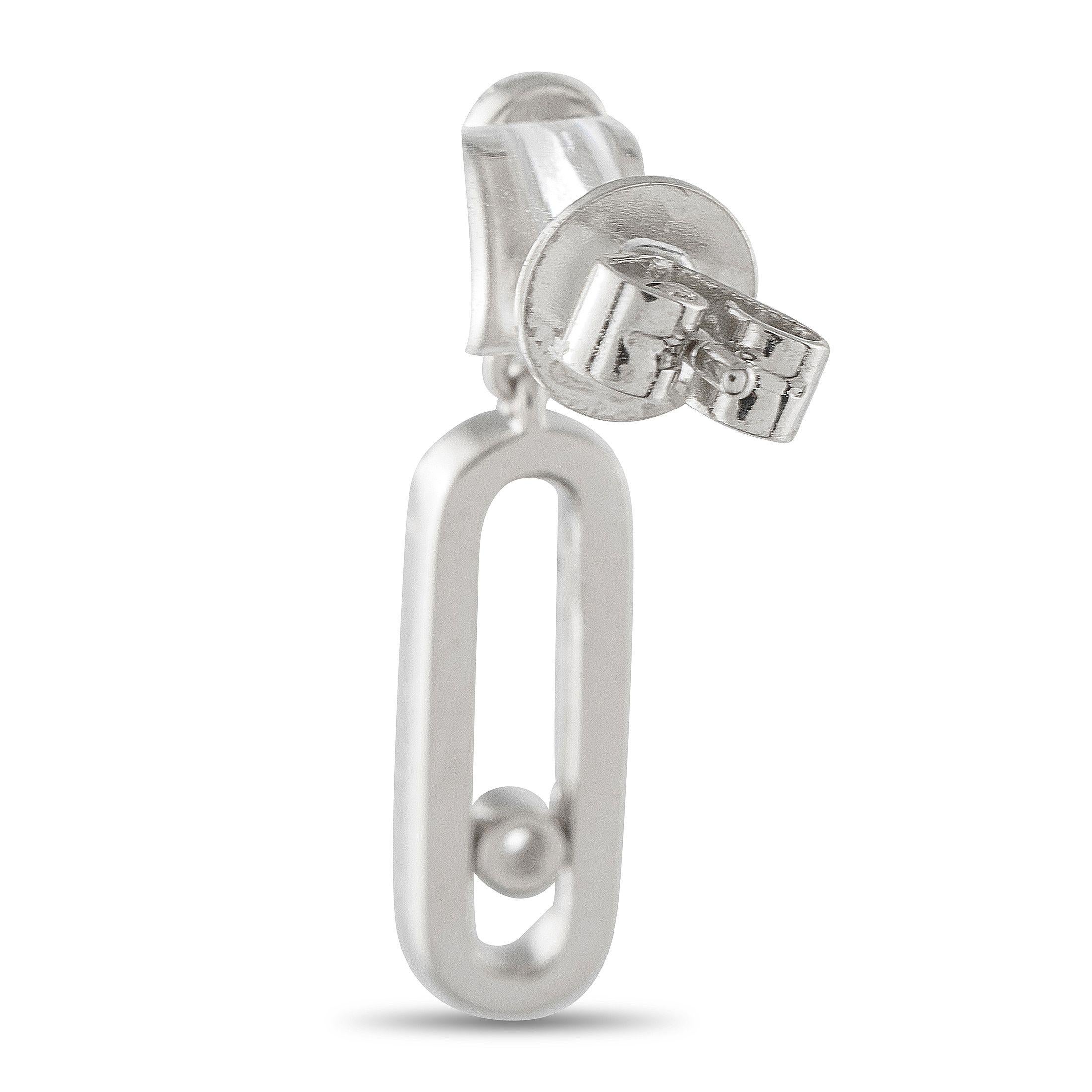 Ein luxuriöses Design macht diese Ohrringe zur perfekten Ergänzung für jedes gehobene Ensemble. Die eleganten und perfekt zurückhaltenden Diamanten mit einem Gesamtgewicht von 0,50 Karat glänzen hell in der Fassung aus 14 Karat Weißgold. Jedes Stück