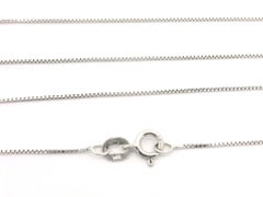 14k White Gold 0.50ctw Diamond Graduated Drop Journey Pendant w/ 18" Box Chain
