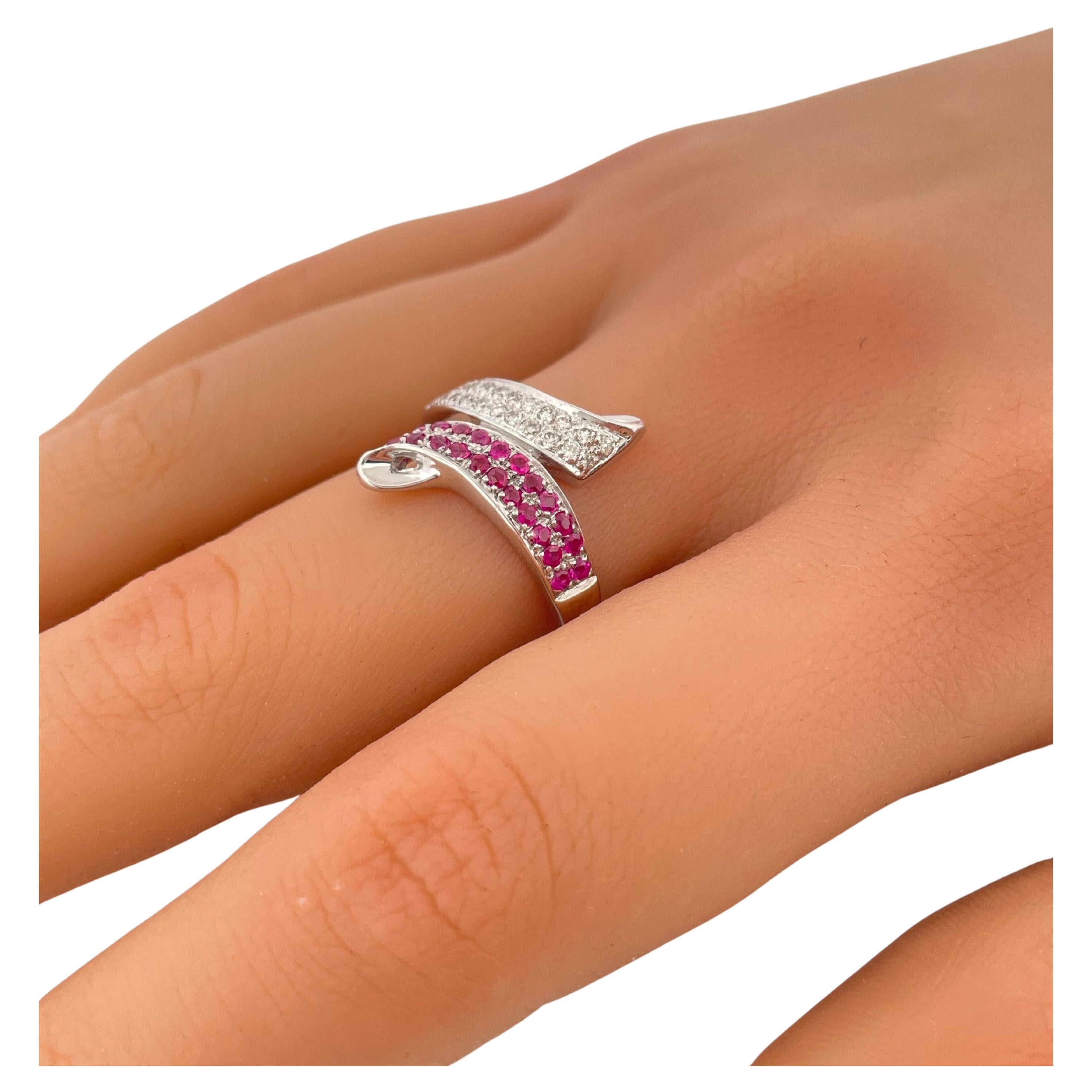Femenino o masculino Anillo de oro blanco de 14 quilates con diamante H-I SI1 de 0,50 ctw y zafiro rosa en venta