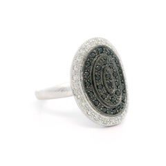 Bague plateau ovale concentrique en or blanc 14k 0.50ctw diamants blancs et noirs