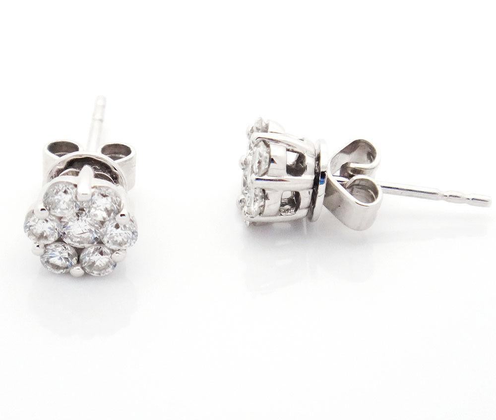 14 Karat White Gold 0.62 Carat Flower Cluster Diamond Stud Earrings In New Condition For Sale In New York, NY