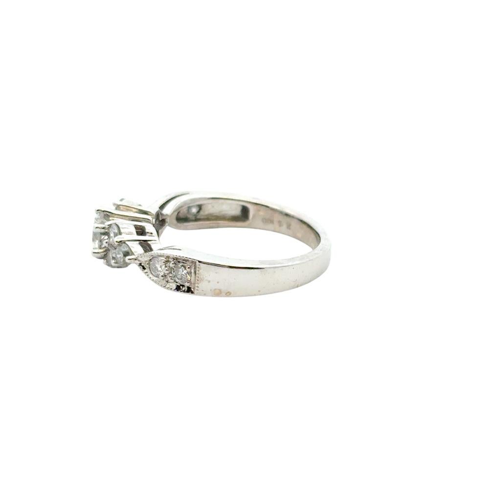 Bague de fiançailles en or blanc 14k 0,68ctw diamant rond brillant en vente 6