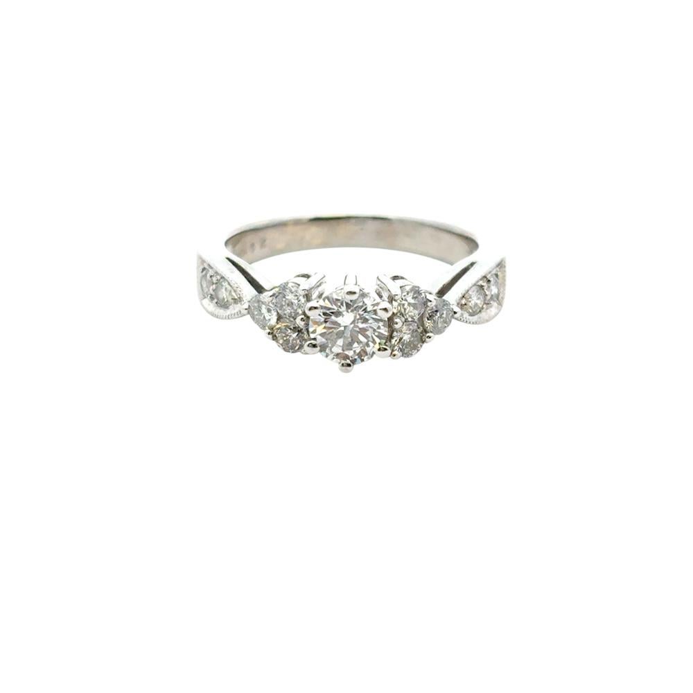Bague de fiançailles en or blanc 14k 0,68ctw diamant rond brillant en vente 7
