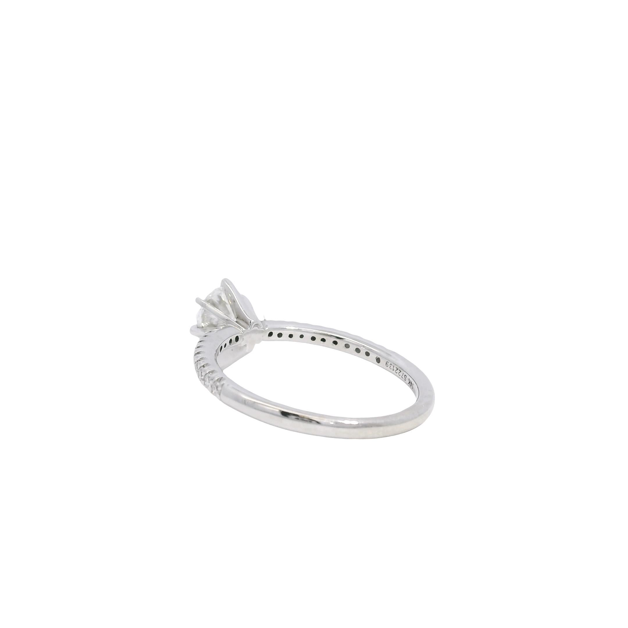 Anello di fidanzamento in oro bianco 14k con diamante certificato GIA da 0,70 carati in vendita 3