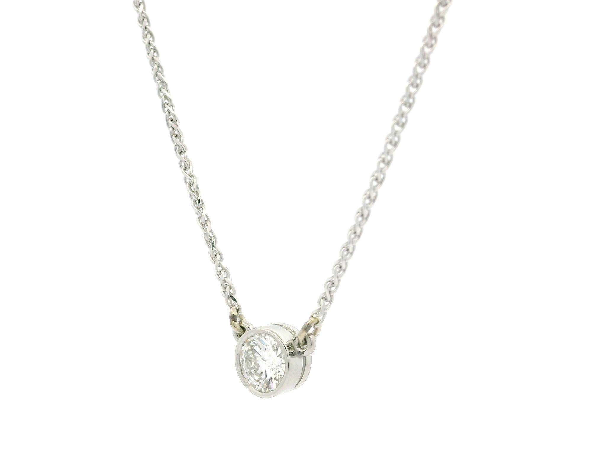 Collier A Link en or blanc 14k pendentif diamant solitaire 0.75ctw Bezel G VVS en vente 4